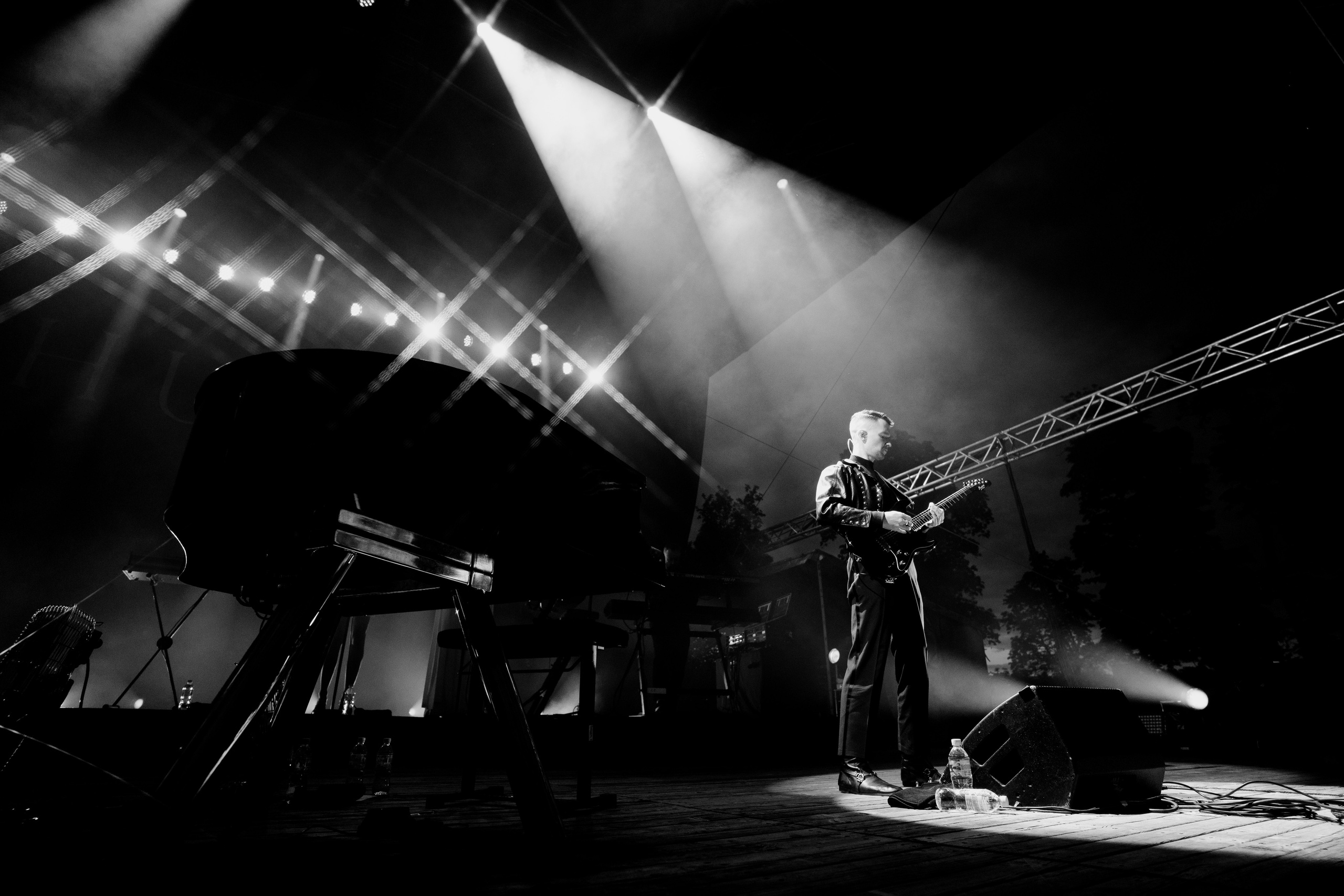 HURTS — Sigulda Medieval Castle. Фото • Відео • Аерозйомка • Контент для бізнесу