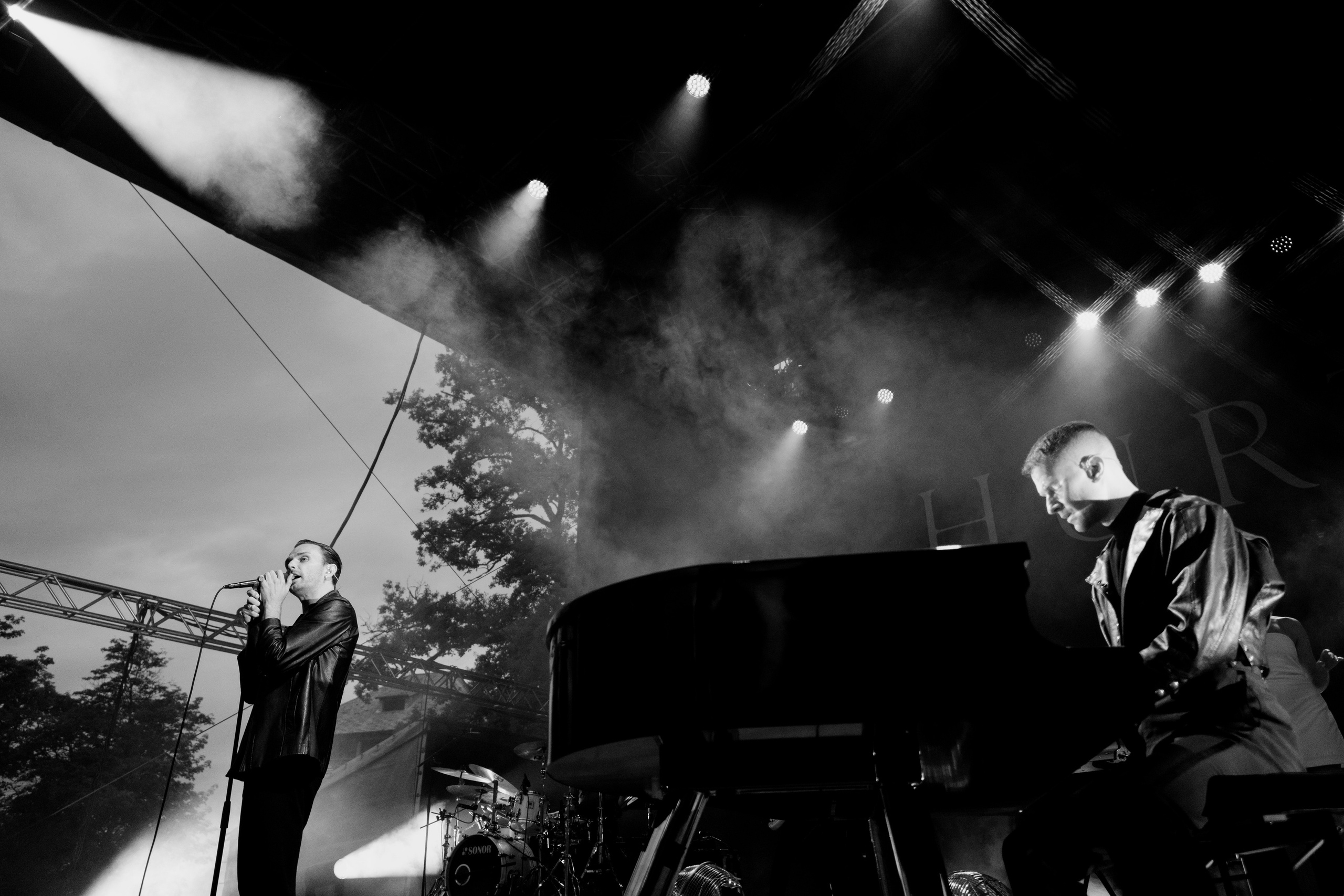 HURTS — Sigulda Medieval Castle. Фото • Відео • Аерозйомка • Контент для бізнесу