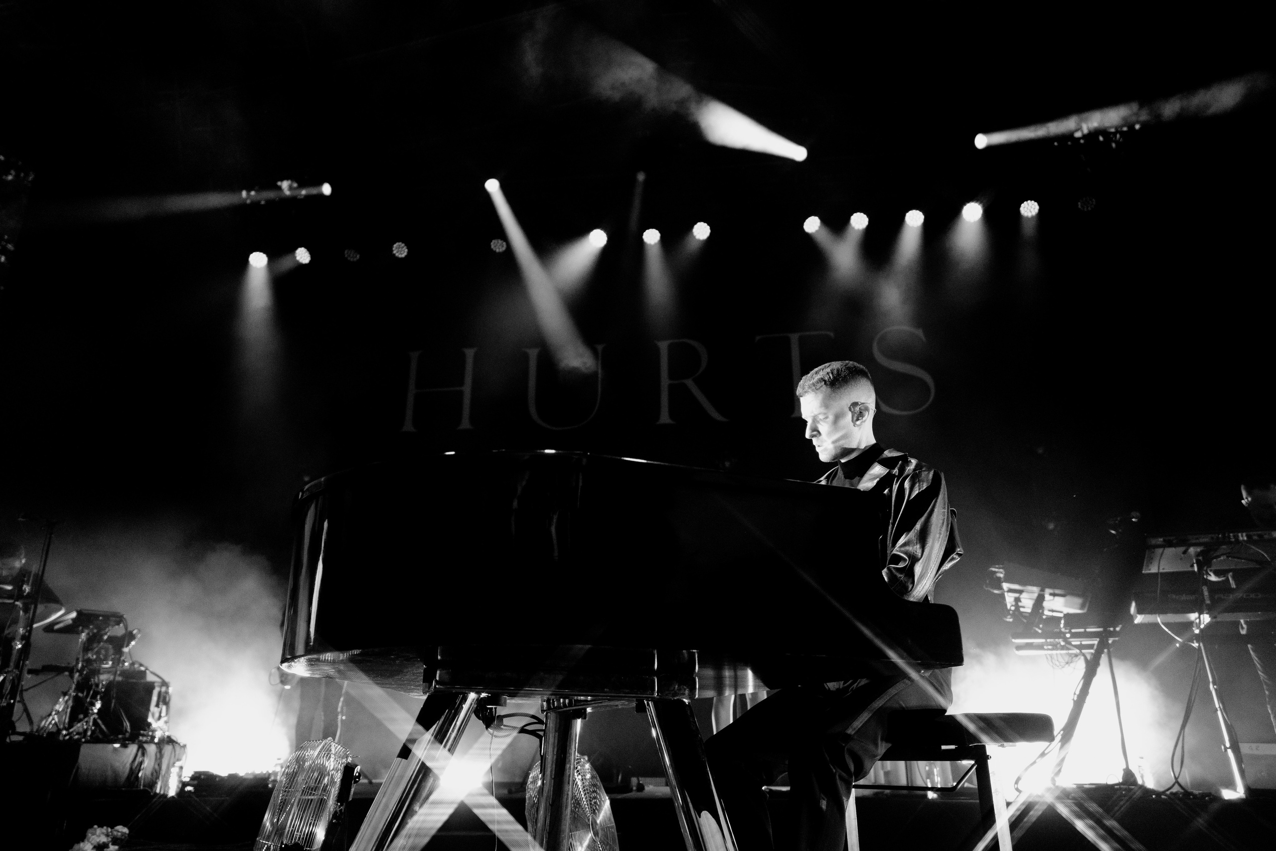 HURTS — Sigulda Medieval Castle. Фото • Відео • Аерозйомка • Контент для бізнесу