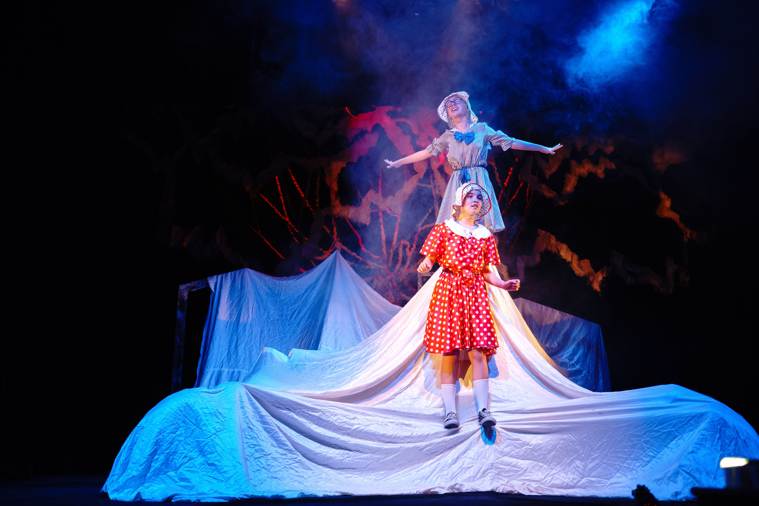 Театр «Сорванцы». Манюня. Фото • Відео • Аерозйомка • Контент для бізнесу