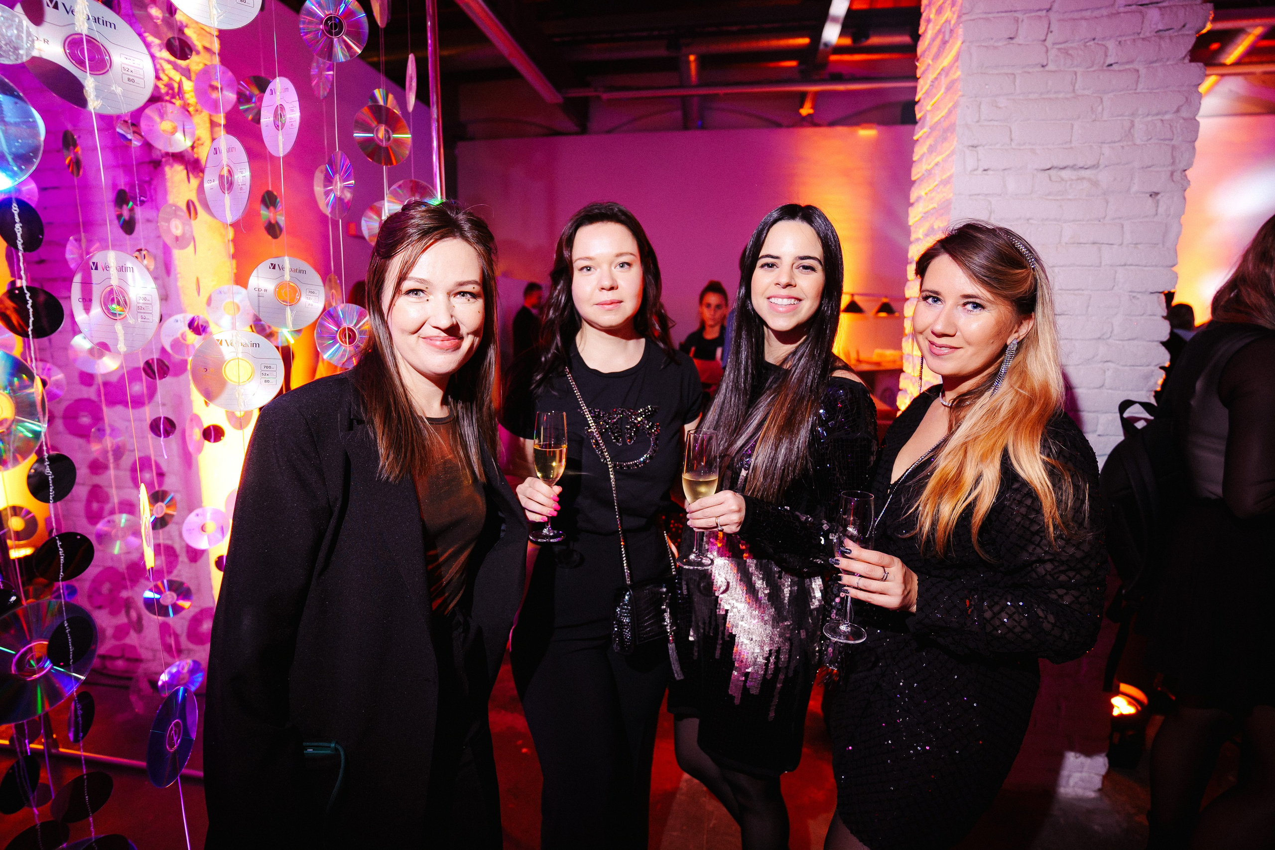 Barcelona — We shine together. Foto • Video • Produktion • Luftbildaufnahmen • Erstellung von Medien