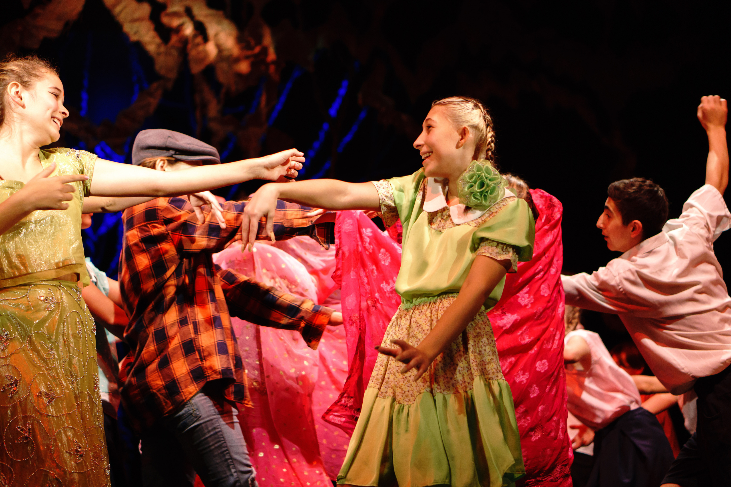 Театр «Сорванцы». Манюня. Фото • Відео • Аерозйомка • Контент для бізнесу