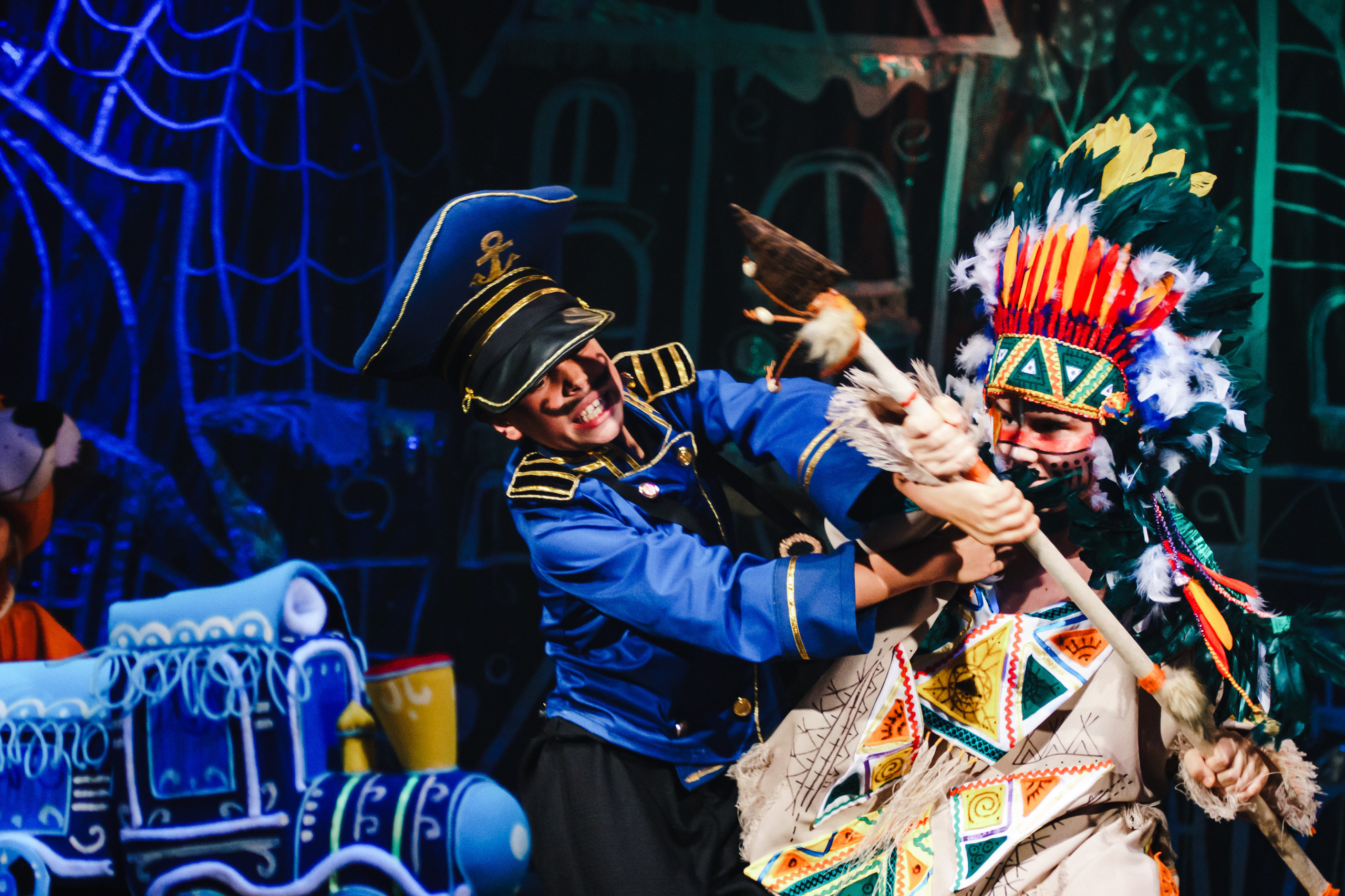 Театр «Сорванцы». Голубая стрела. Фото • Видео • Аэросъемка • Контент для бизнеса