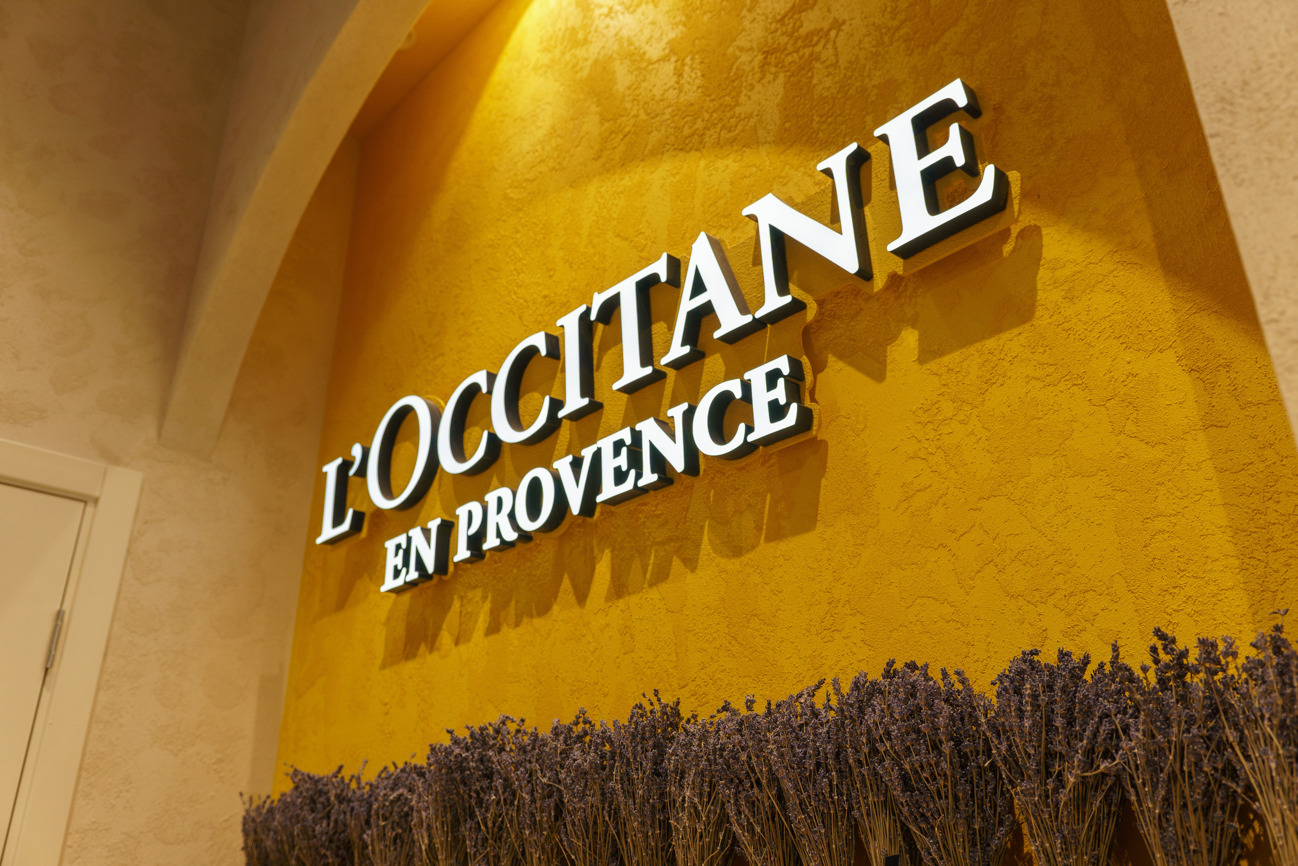 L'Occitane. Foto • Video • Produktion • Luftbildaufnahmen • Erstellung von Medien