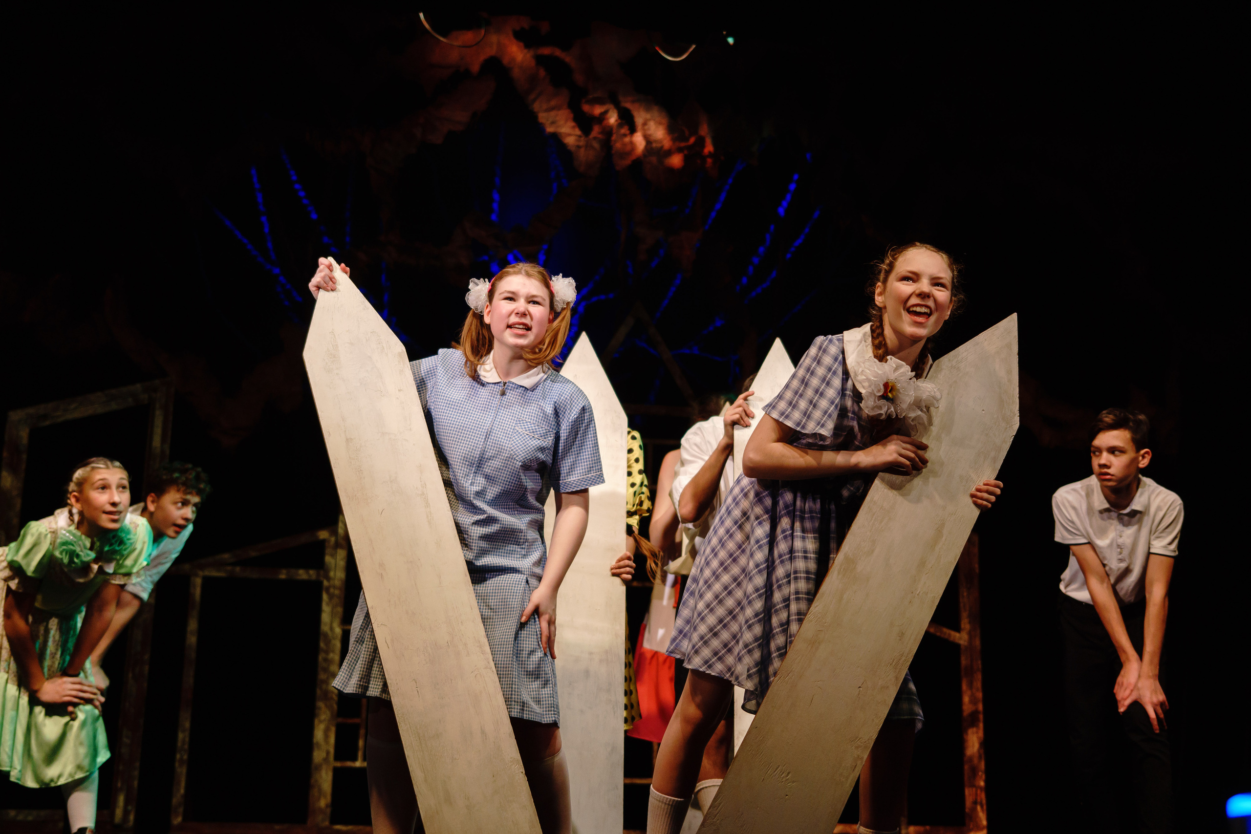 Театр «Сорванцы». Манюня. Фото • Відео • Аерозйомка • Контент для бізнесу