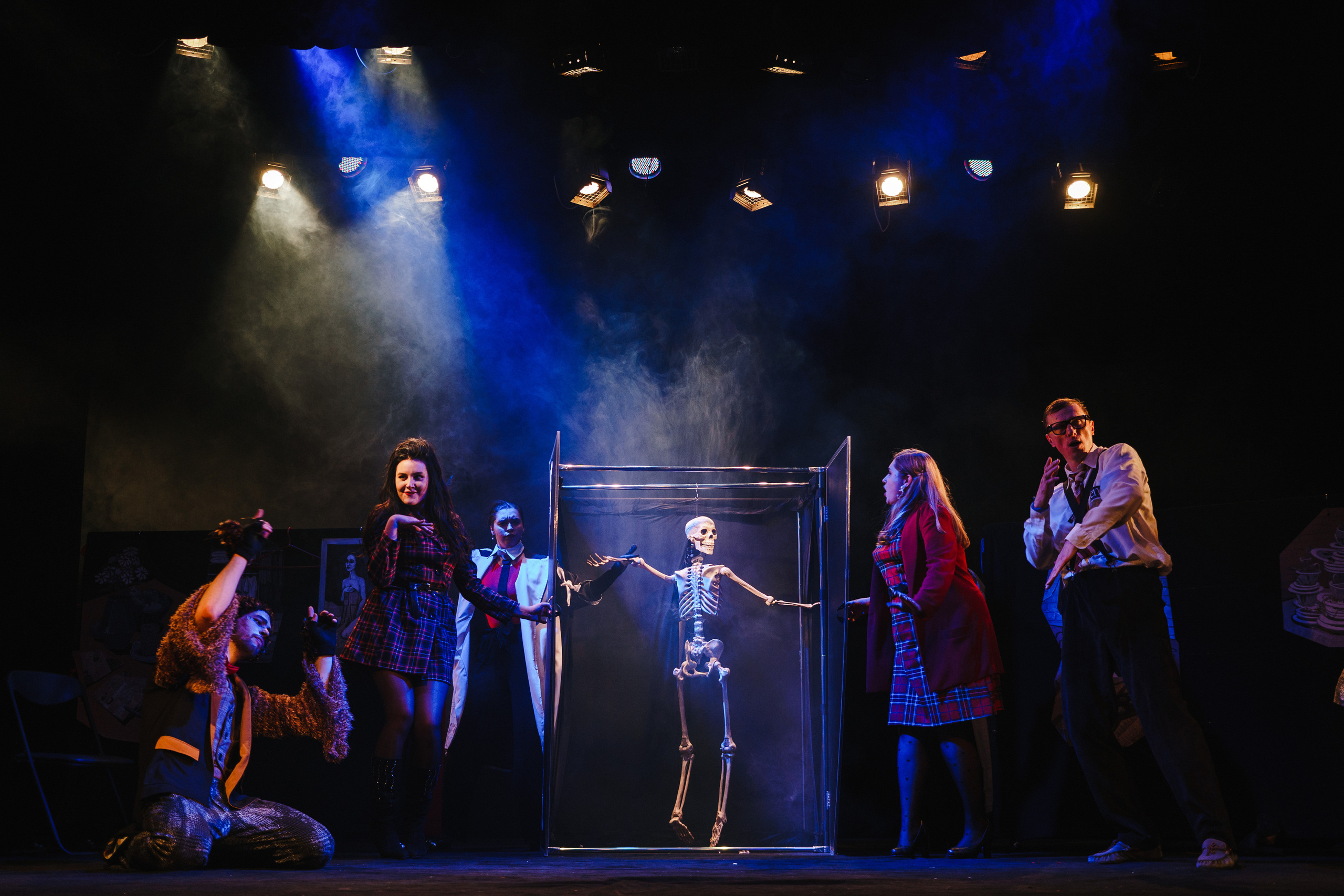 Театр «Сорванцы». Три плюс Кот. Фото • Видео • Аэросъемка • Контент для бизнеса