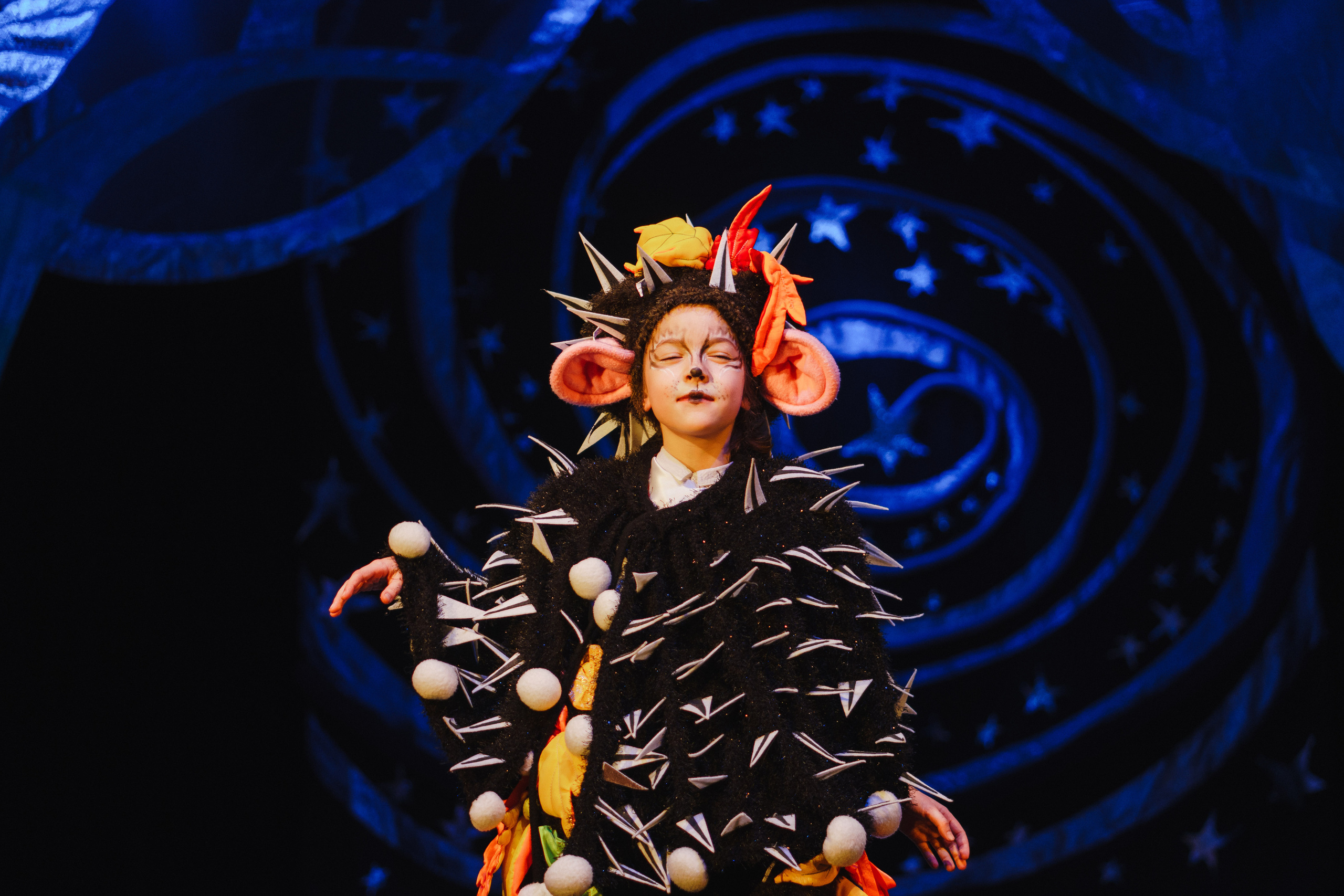 Театр «Сорванцы». Давайте никогда не расставаться. Фото • Відео • Аерозйомка • Контент для бізнесу