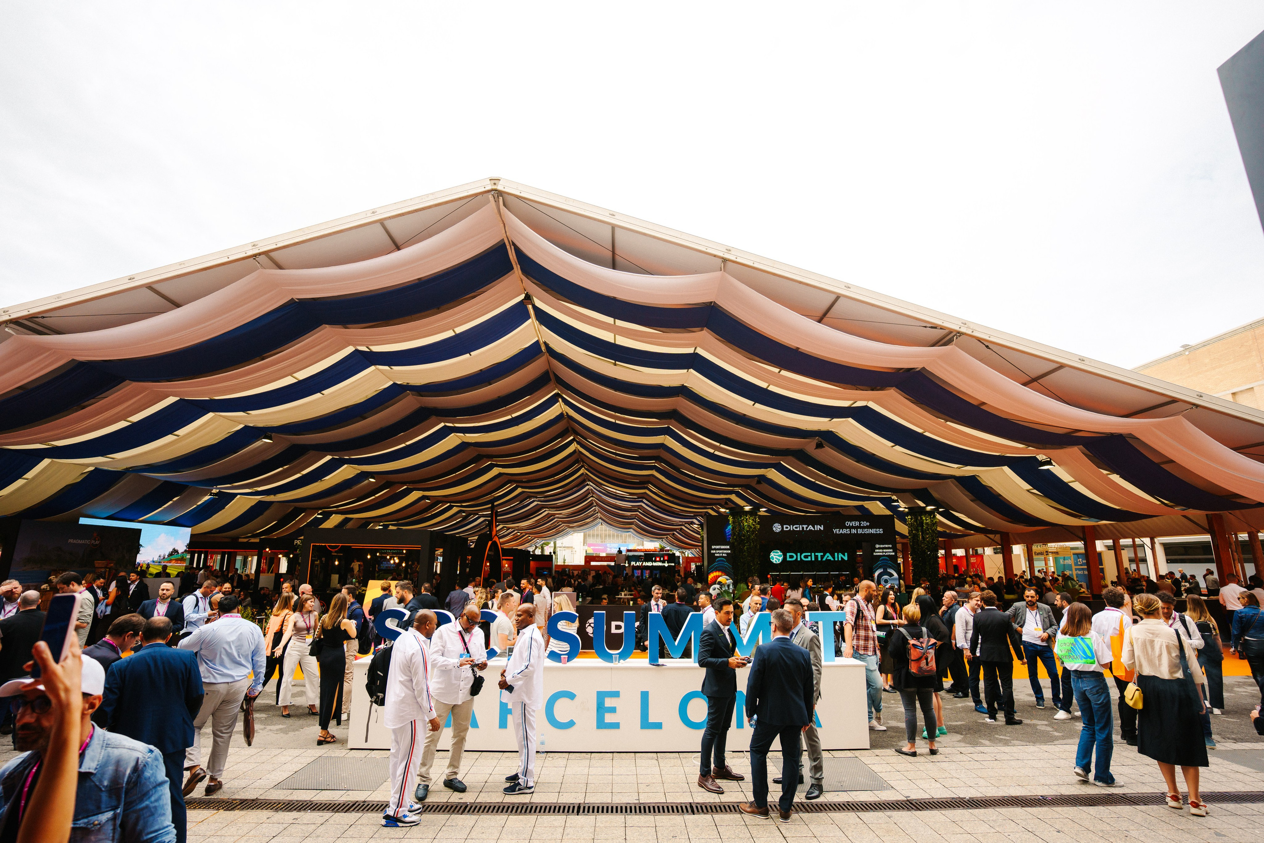 Barcelona SBC Summit • NUXGAME. Foto • Video • Produktion • Luftbildaufnahmen • Erstellung von Medien