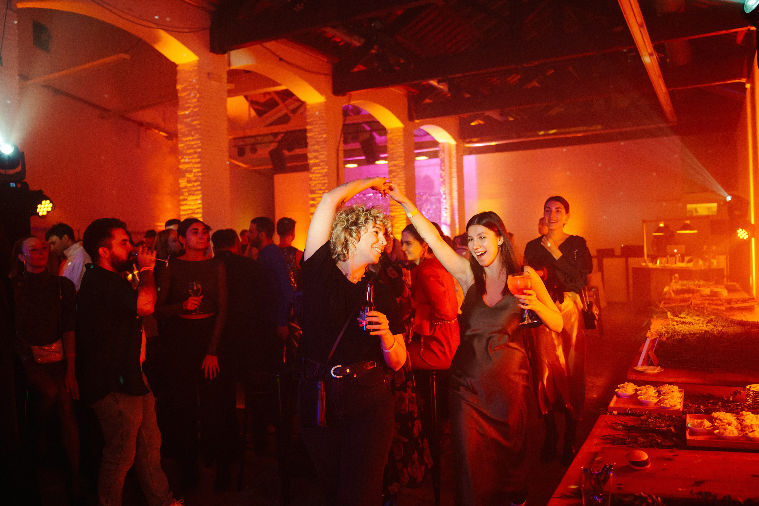 Barcelona — We shine together. Foto • Video • Produktion • Luftbildaufnahmen • Erstellung von Medien