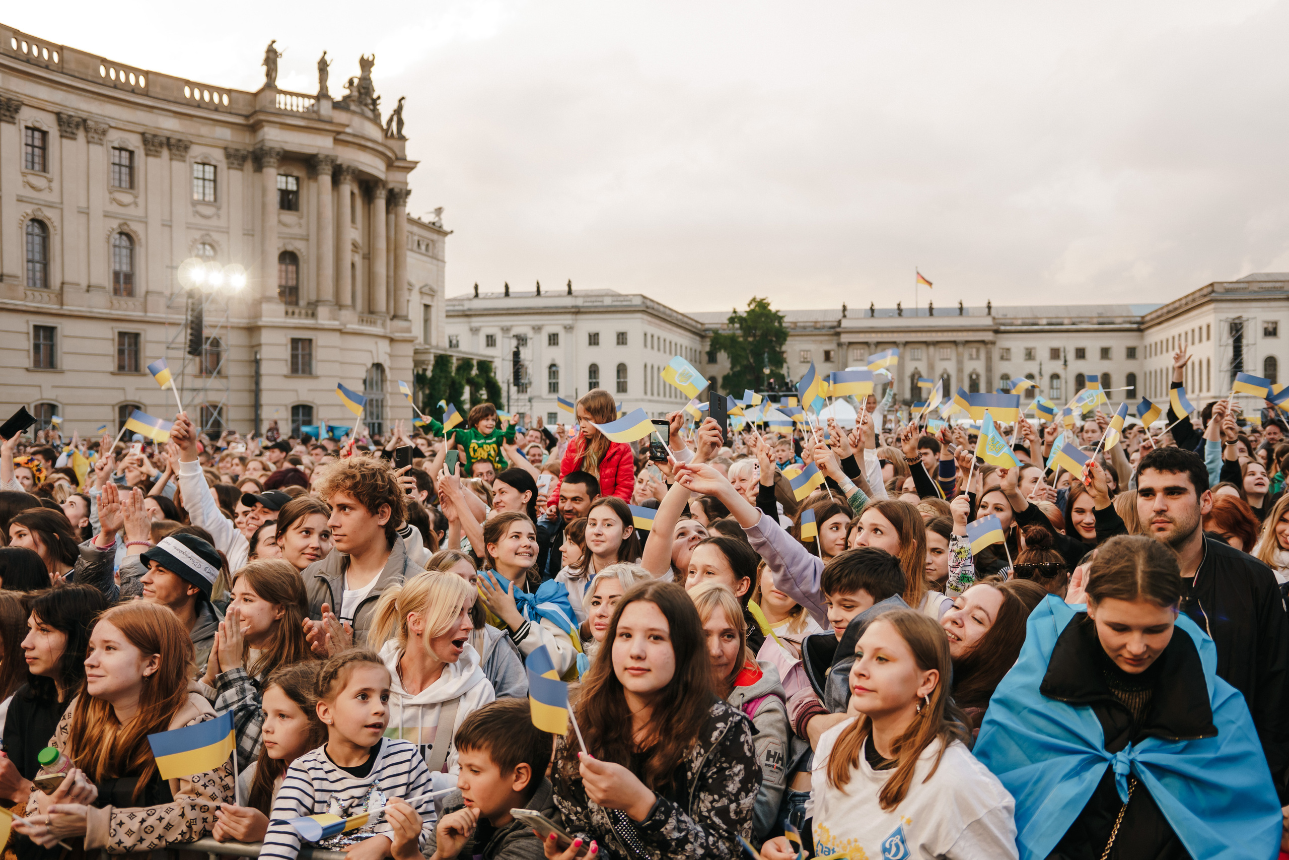 Life Will Win. Berlin. Photo • Video • Production • Aerial • Media Creation