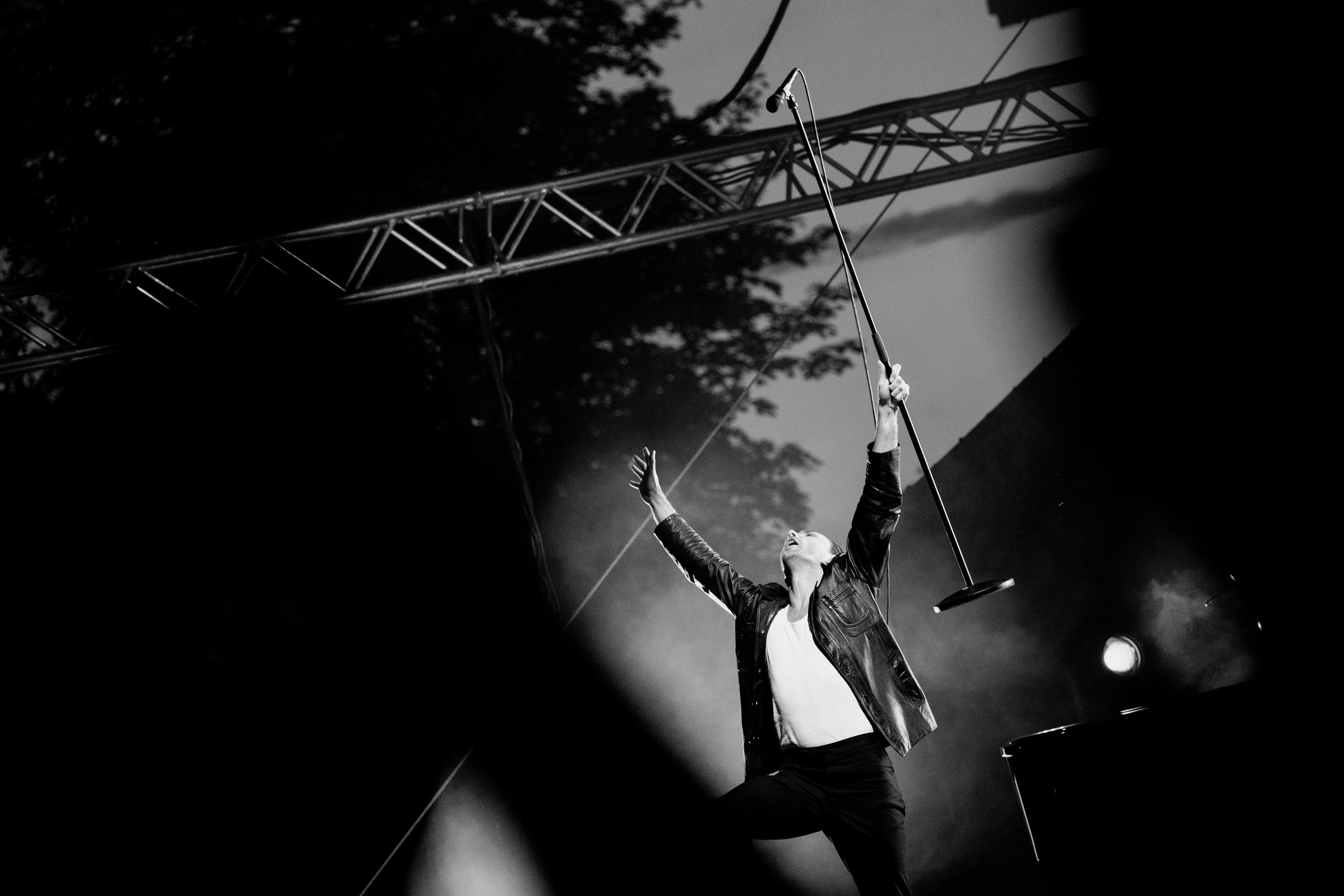 HURTS — Sigulda Medieval Castle. Фото • Відео • Аерозйомка • Контент для бізнесу