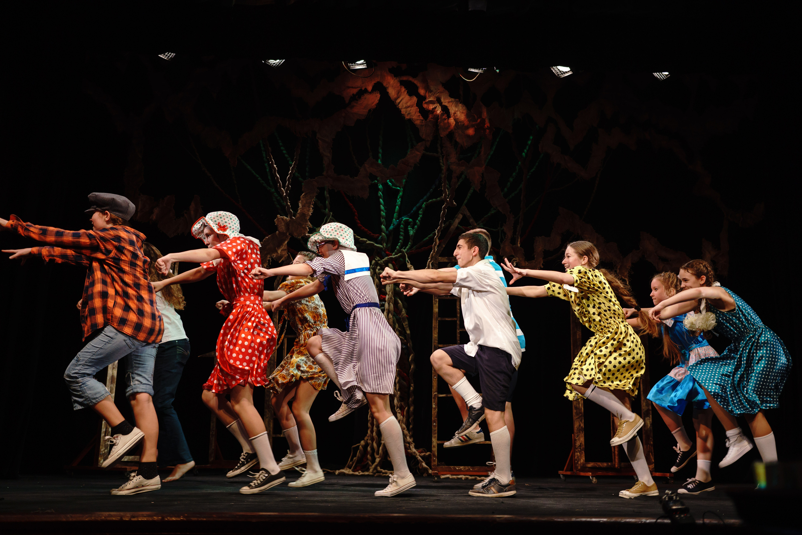 Театр «Сорванцы». Манюня. Фото • Відео • Аерозйомка • Контент для бізнесу