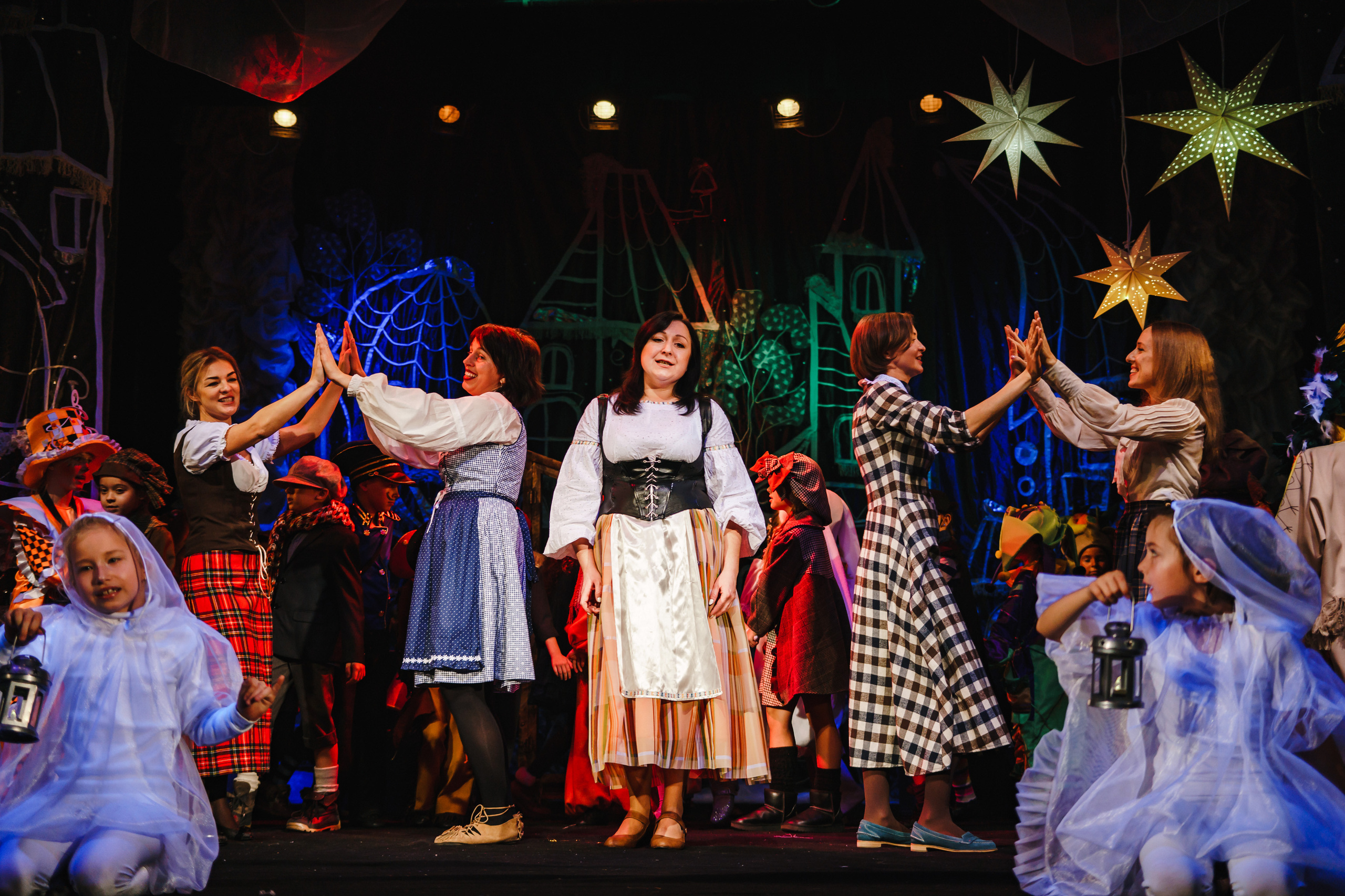 Театр «Сорванцы». Голубая стрела. Фото • Видео • Аэросъемка • Контент для бизнеса