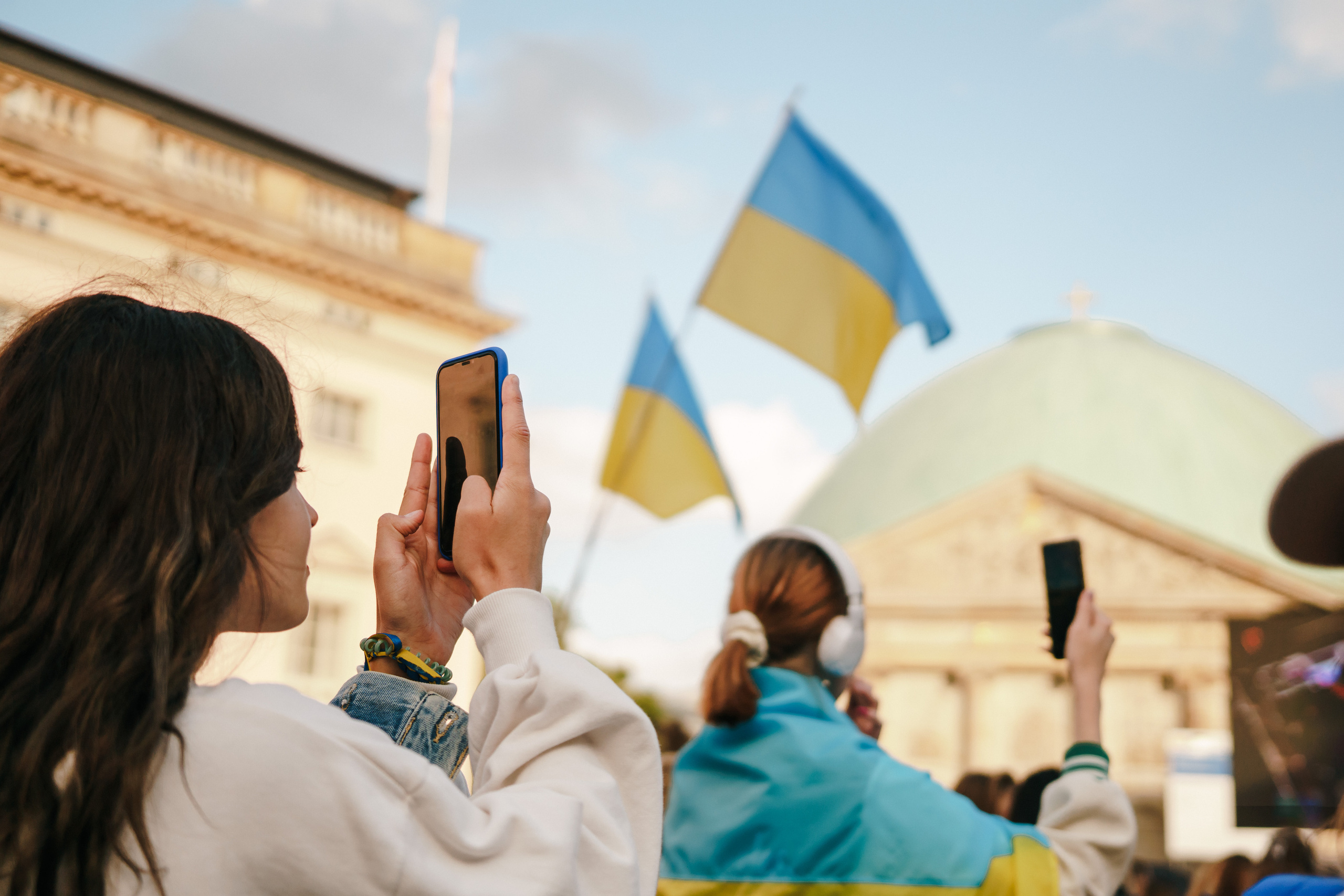 Life Will Win. Berlin. Photo • Video • Production • Aerial • Media Creation