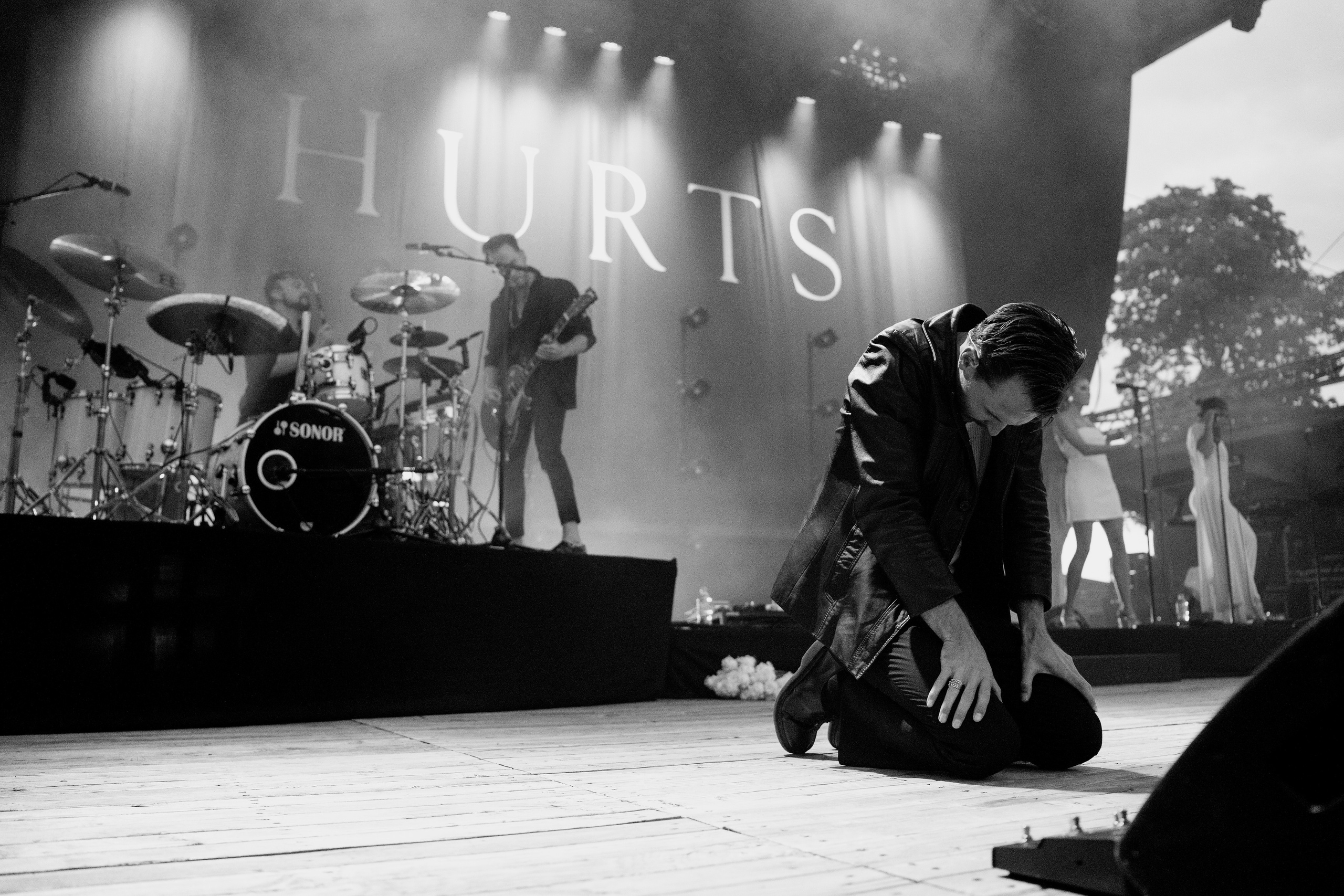 HURTS — Sigulda Medieval Castle. Фото • Відео • Аерозйомка • Контент для бізнесу