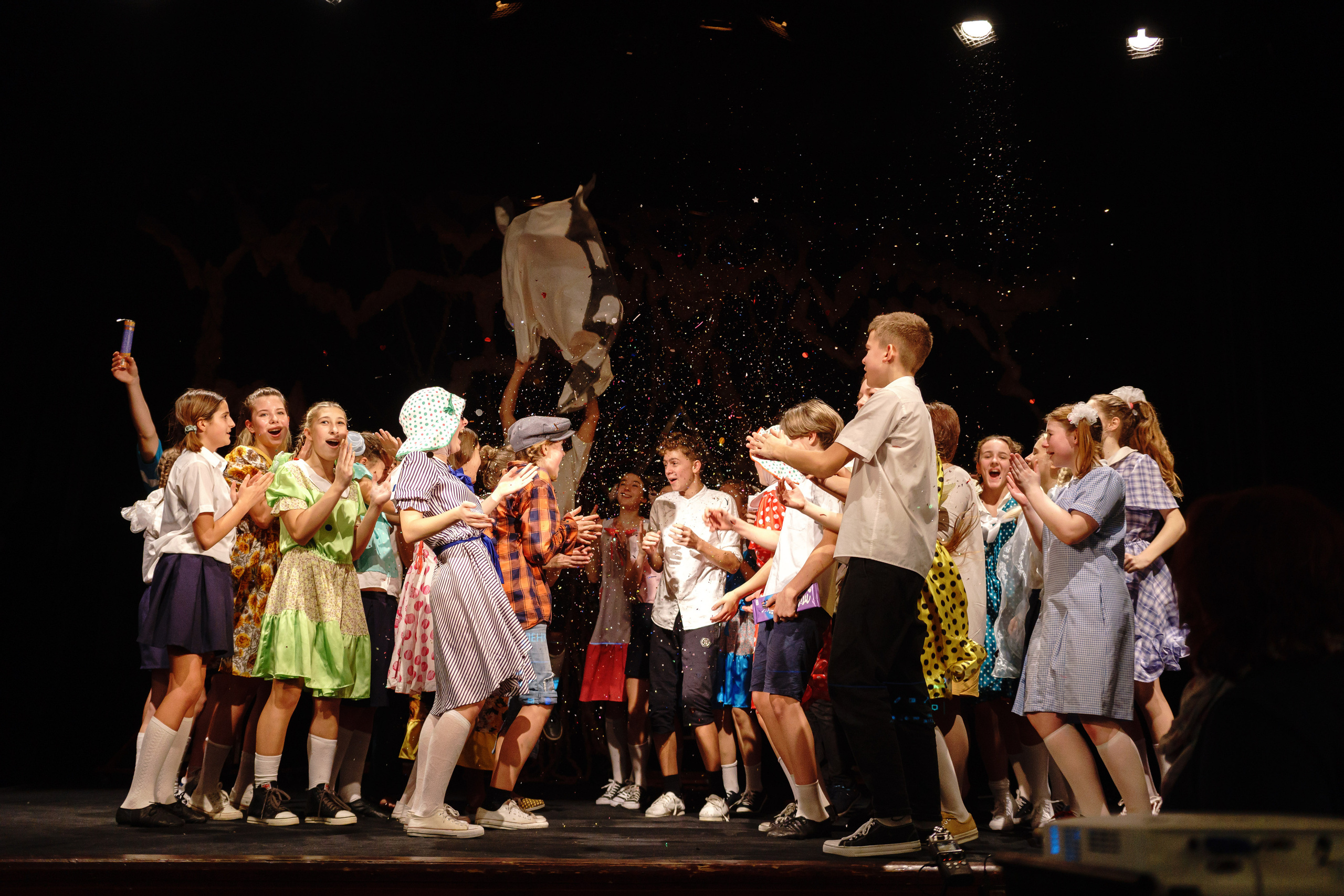 Театр «Сорванцы». Манюня. Фото • Відео • Аерозйомка • Контент для бізнесу