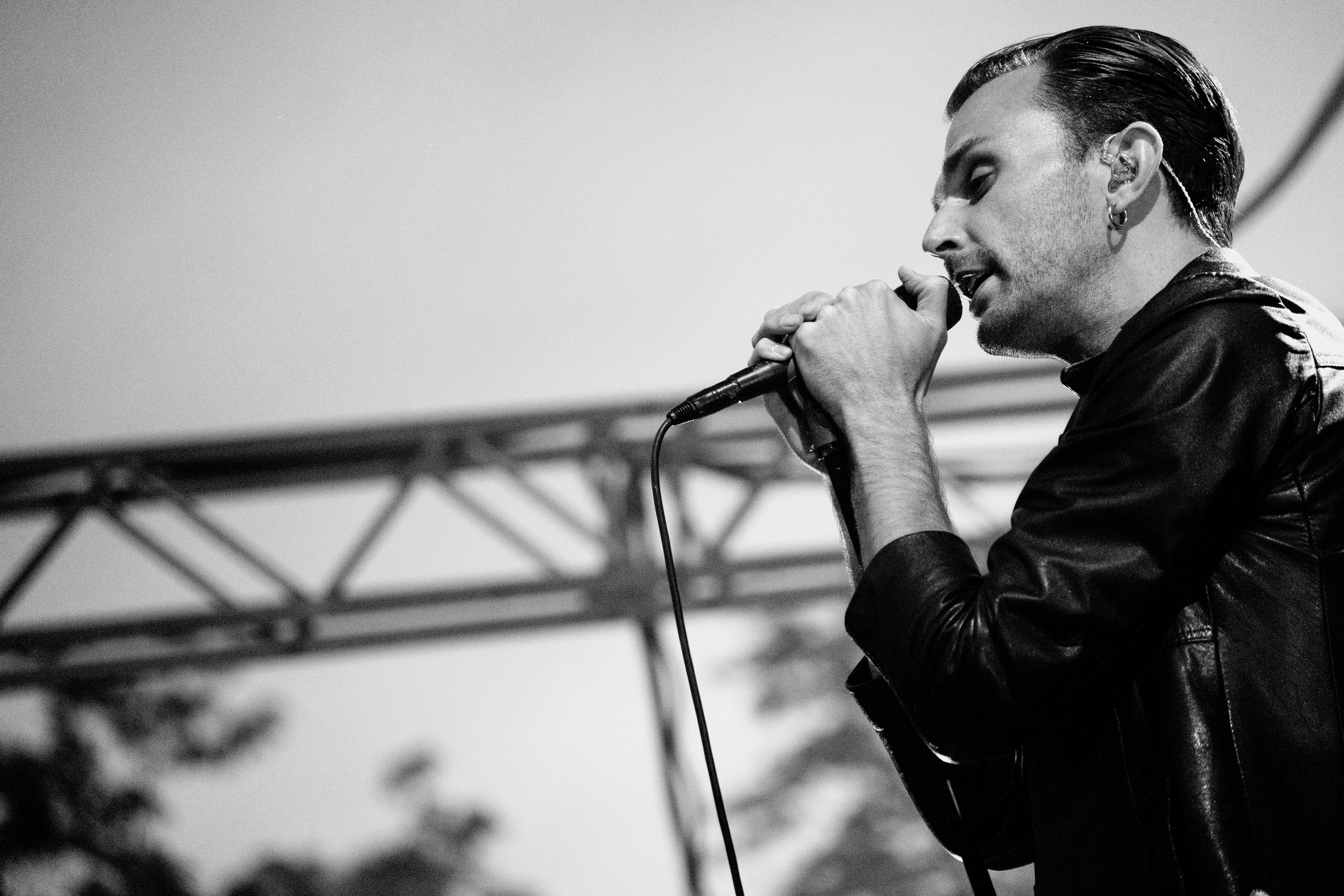 HURTS — Sigulda Medieval Castle. Фото • Відео • Аерозйомка • Контент для бізнесу