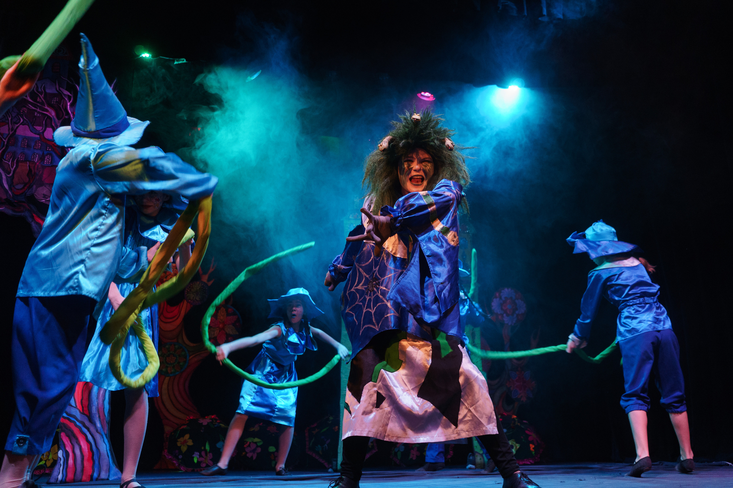 Театр «Сорванцы». Волшебник Изумрудного города. Фото • Видео • Аэросъемка • Контент для бизнеса