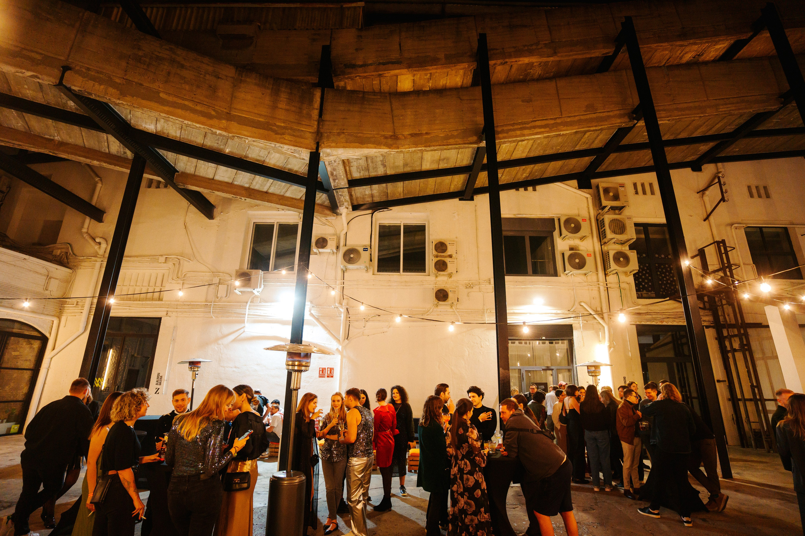 Barcelona — We shine together. Foto • Video • Produktion • Luftbildaufnahmen • Erstellung von Medien