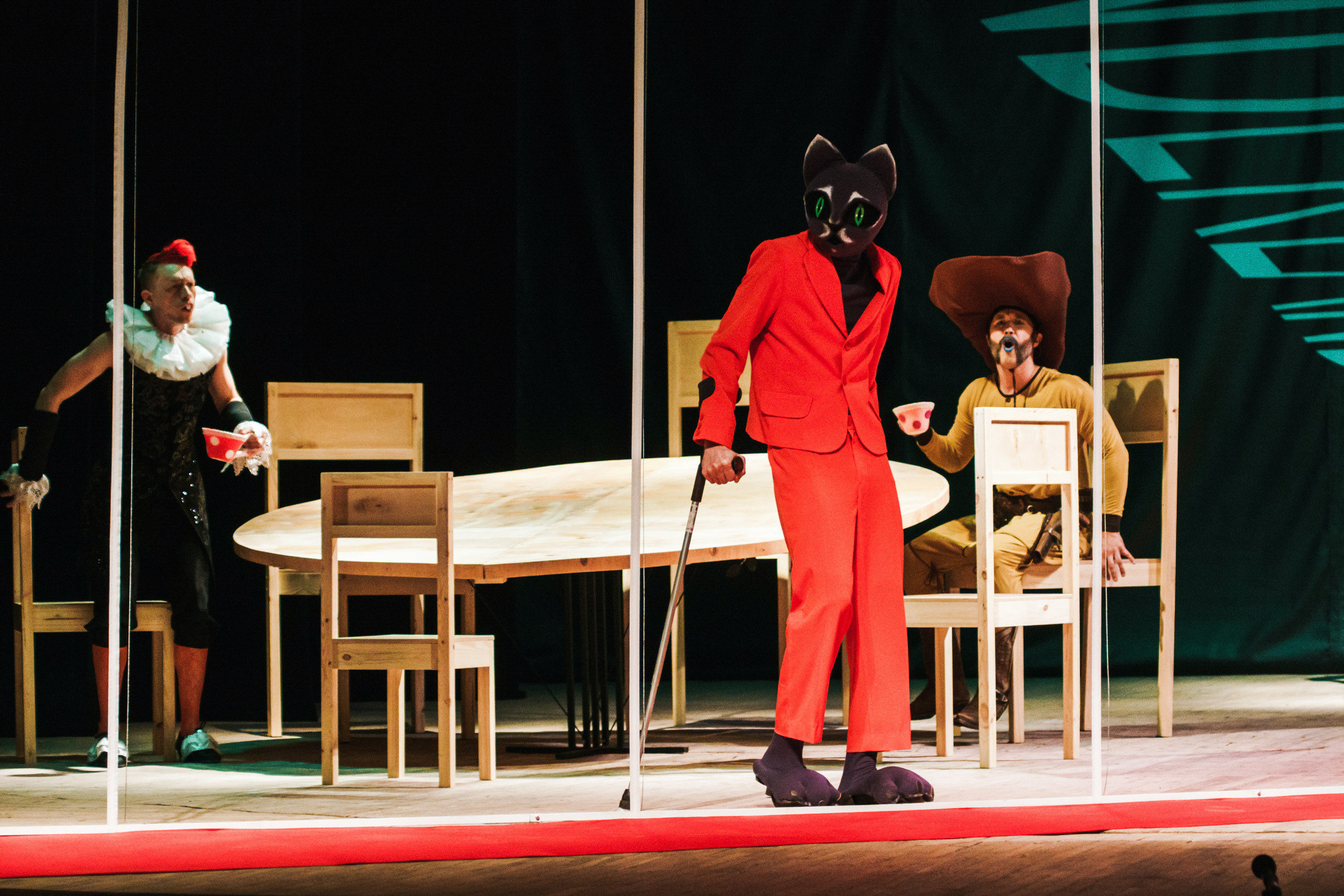 Театр «Прекрасные Цветы». Alice in Wonderland. Фото • Відео • Аерозйомка • Контент для бізнесу