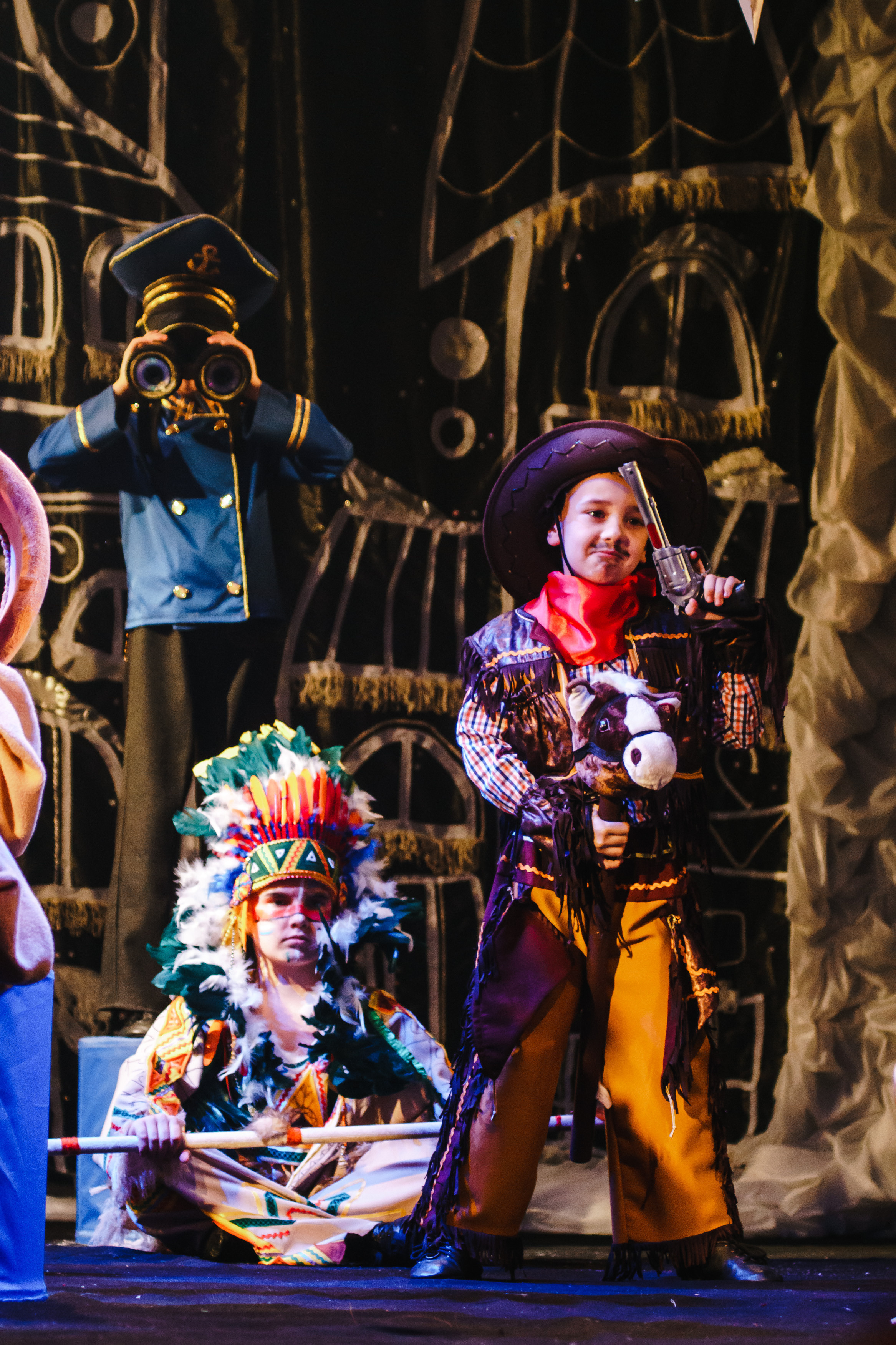 Театр «Сорванцы». Голубая стрела. Фото • Видео • Аэросъемка • Контент для бизнеса