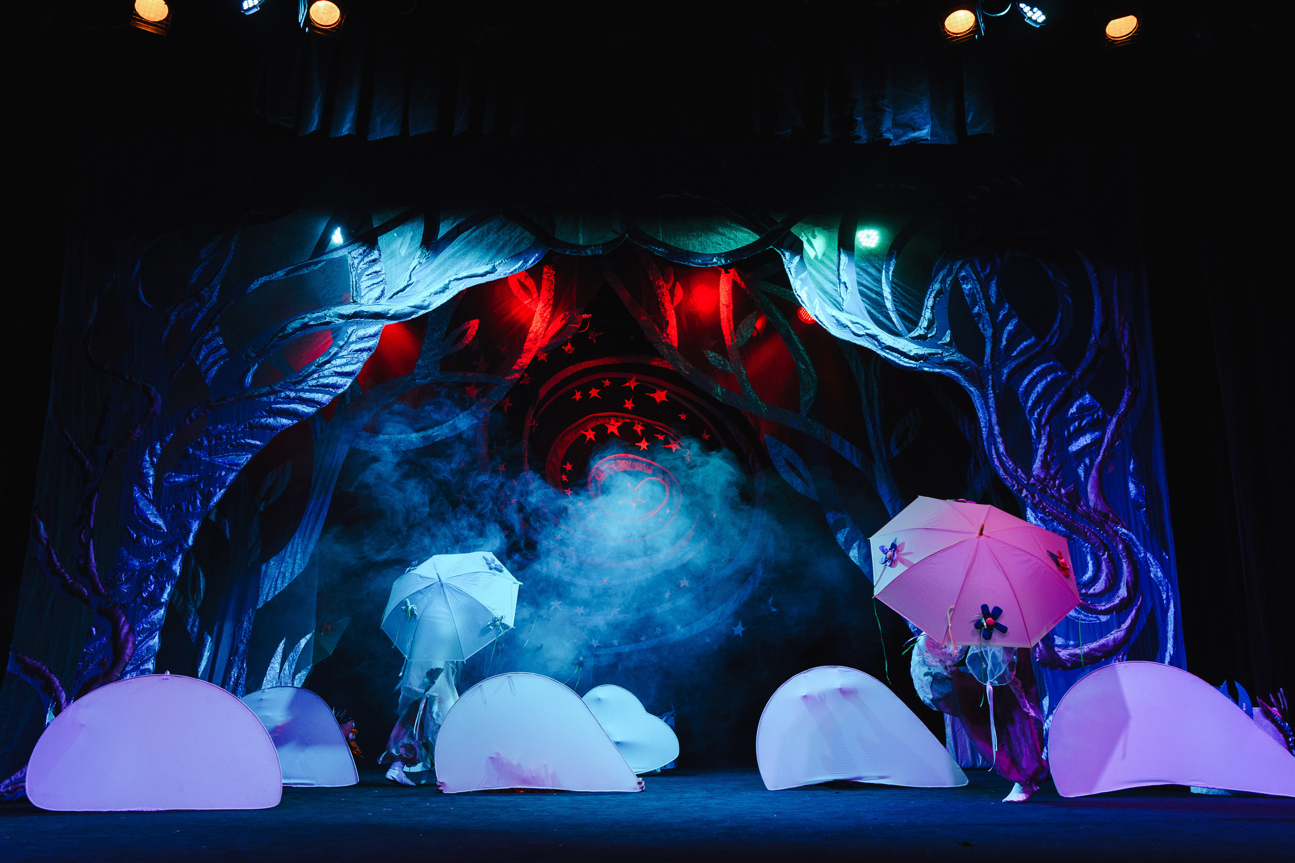 Театр «Сорванцы». Давайте никогда не расставаться. Фото • Відео • Аерозйомка • Контент для бізнесу