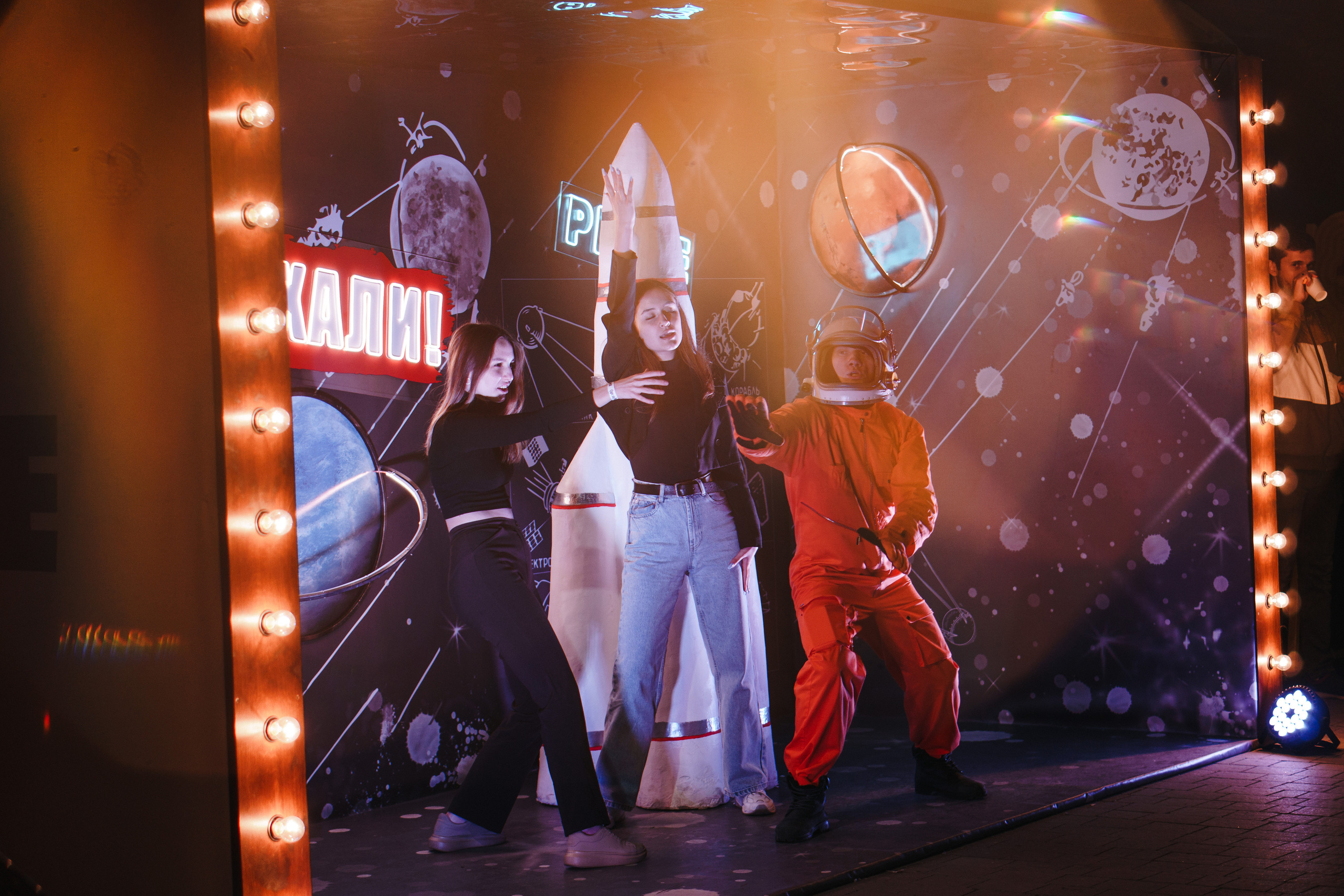 Фестиваль Поколение 90-х. День 2. Foto • Video • Produktion • Luftbildaufnahmen • Erstellung von Medien