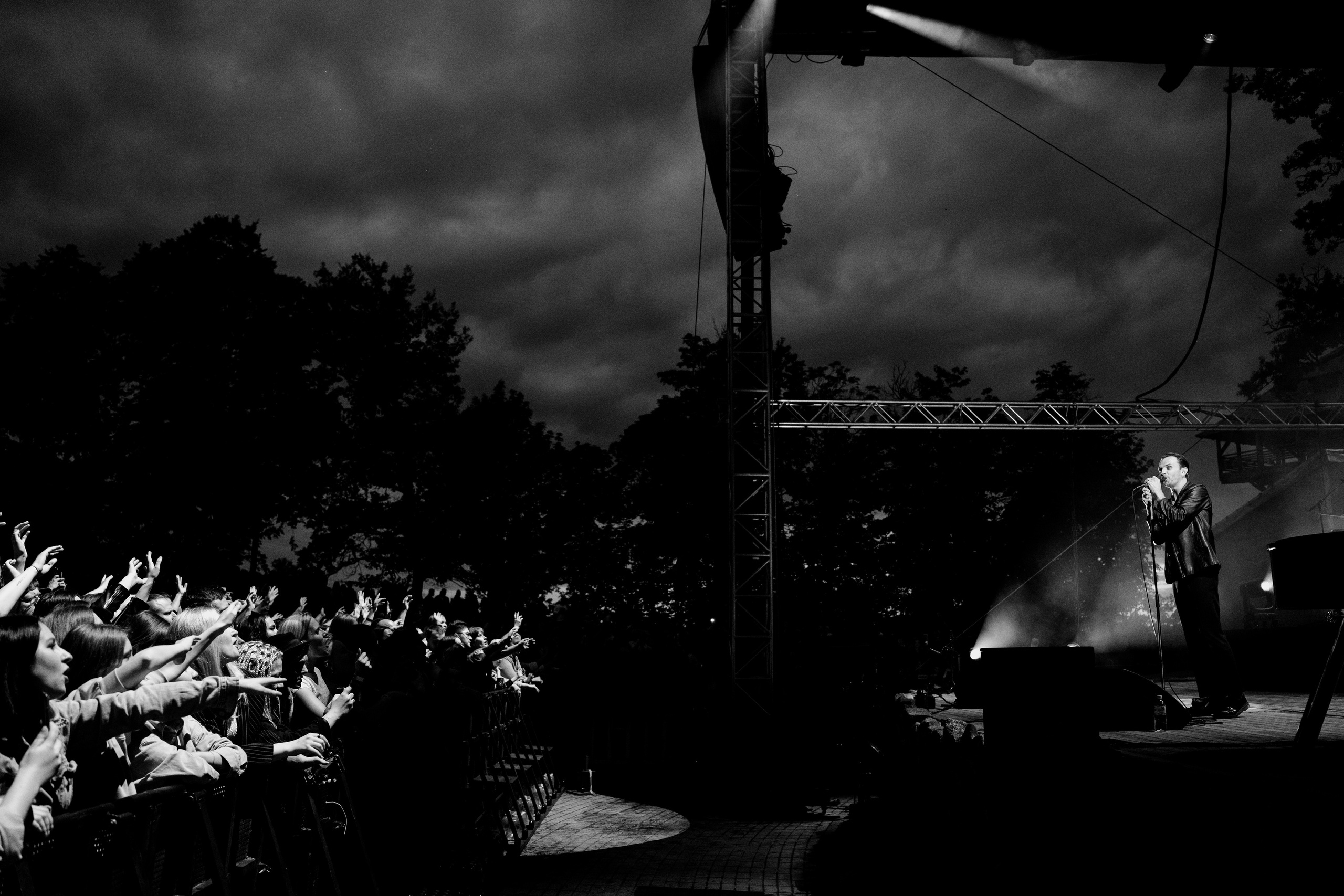 HURTS — Sigulda Medieval Castle. Фото • Відео • Аерозйомка • Контент для бізнесу