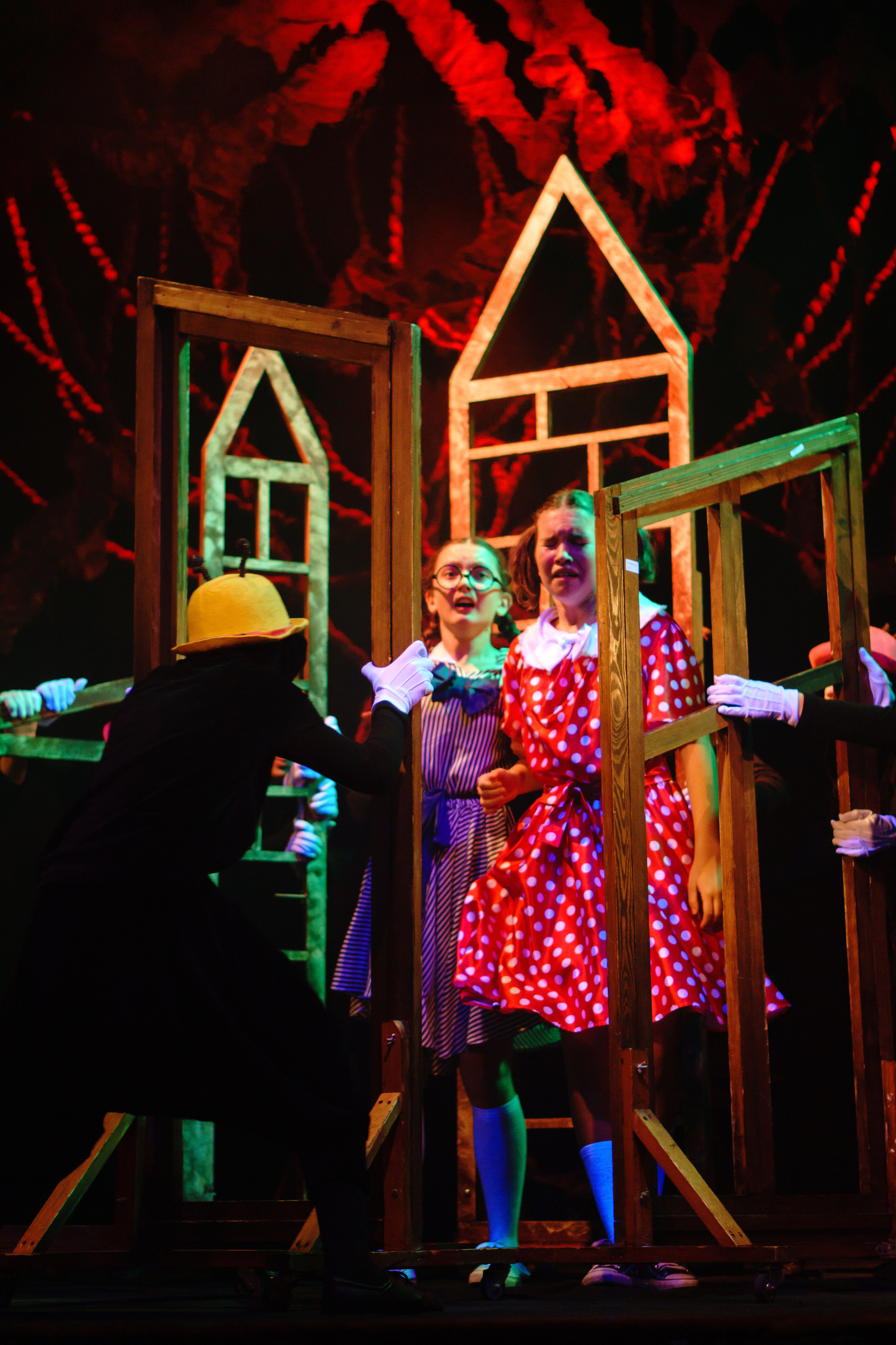 Театр «Сорванцы». Манюня. Фото • Відео • Аерозйомка • Контент для бізнесу