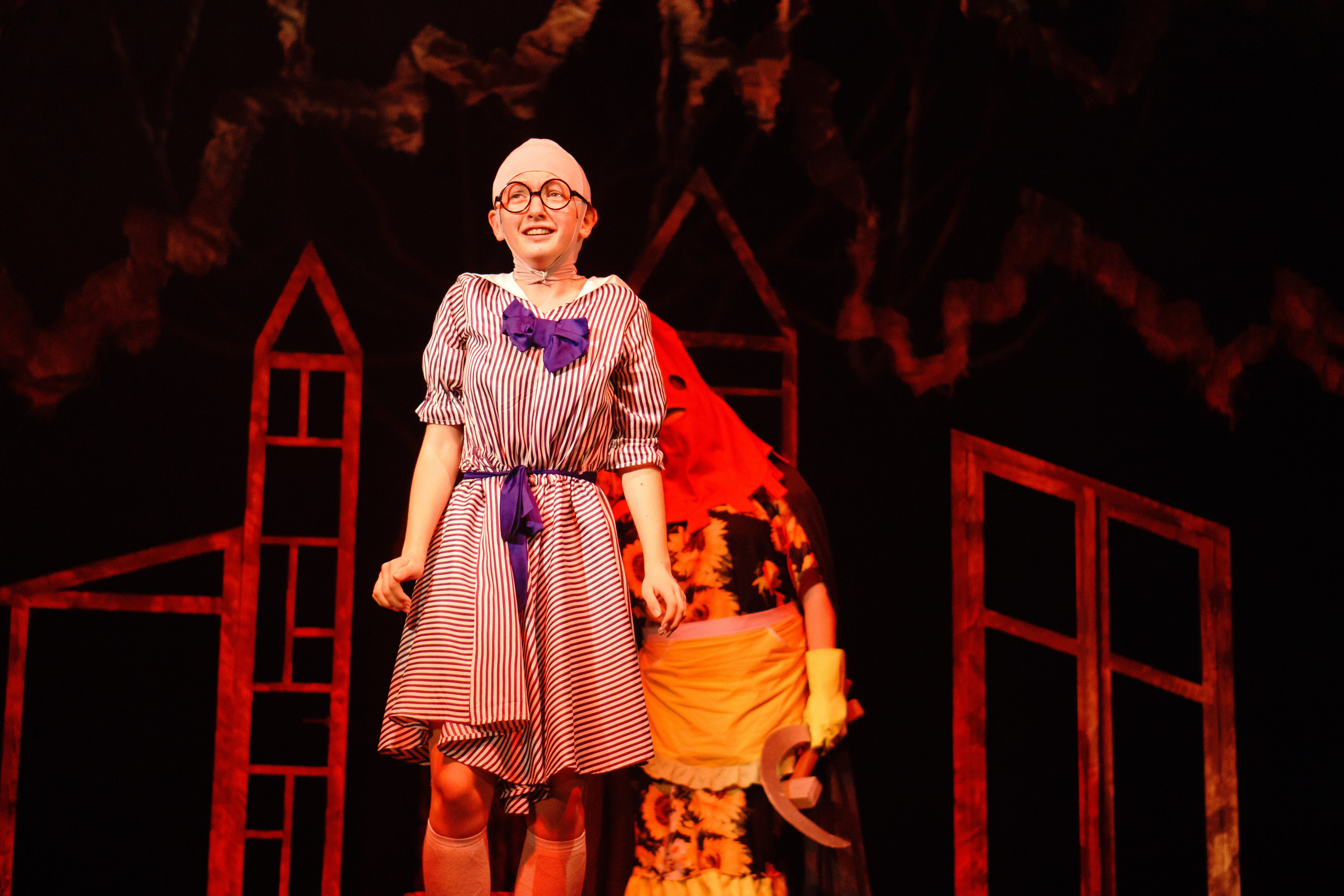 Театр «Сорванцы». Манюня. Фото • Відео • Аерозйомка • Контент для бізнесу