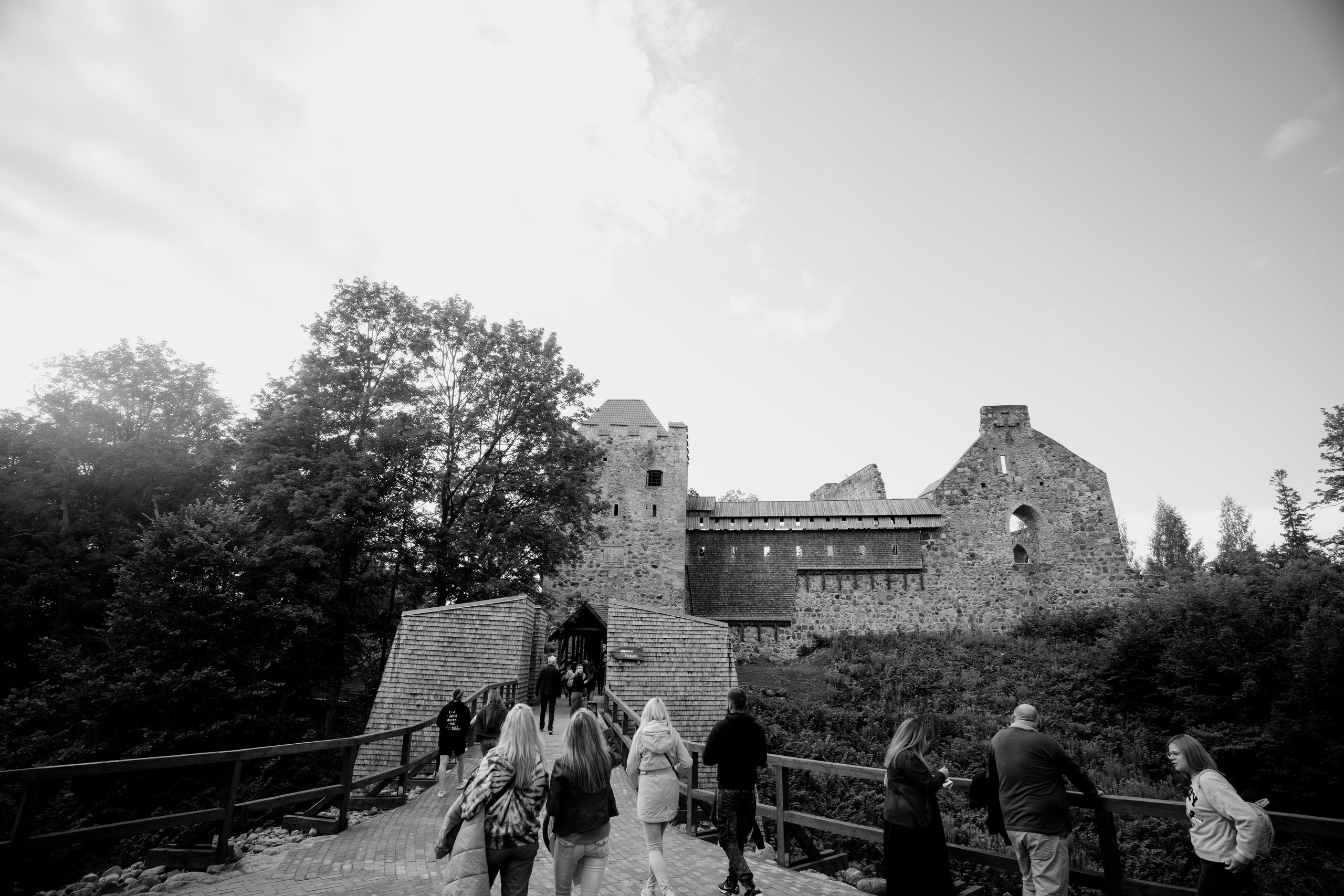 HURTS — Sigulda Medieval Castle. Фото • Відео • Аерозйомка • Контент для бізнесу