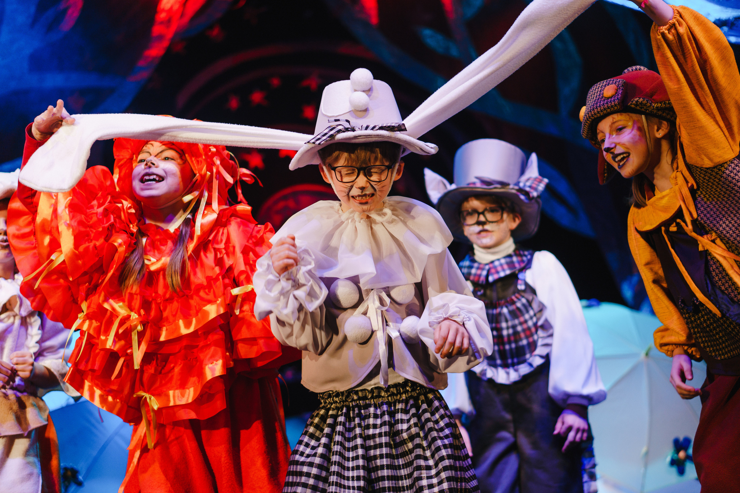 Театр «Сорванцы». Давайте никогда не расставаться. Фото • Відео • Аерозйомка • Контент для бізнесу