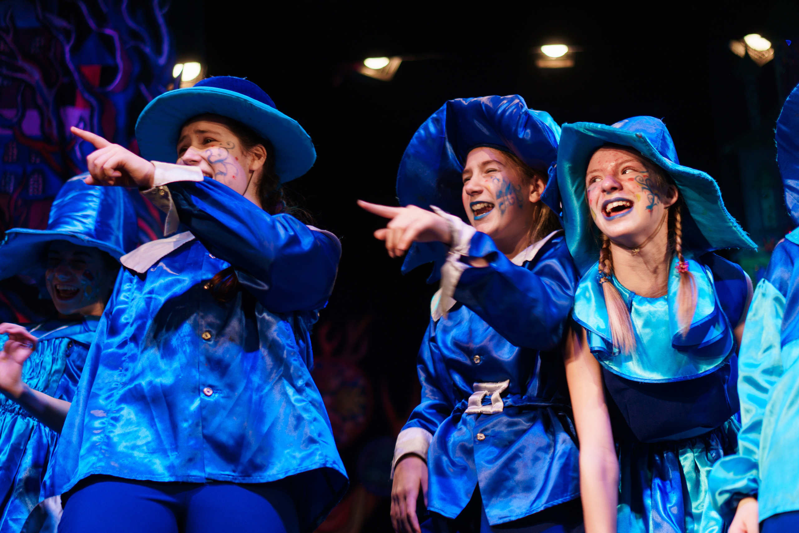 Театр «Сорванцы». Волшебник Изумрудного города. Фото • Видео • Аэросъемка • Контент для бизнеса