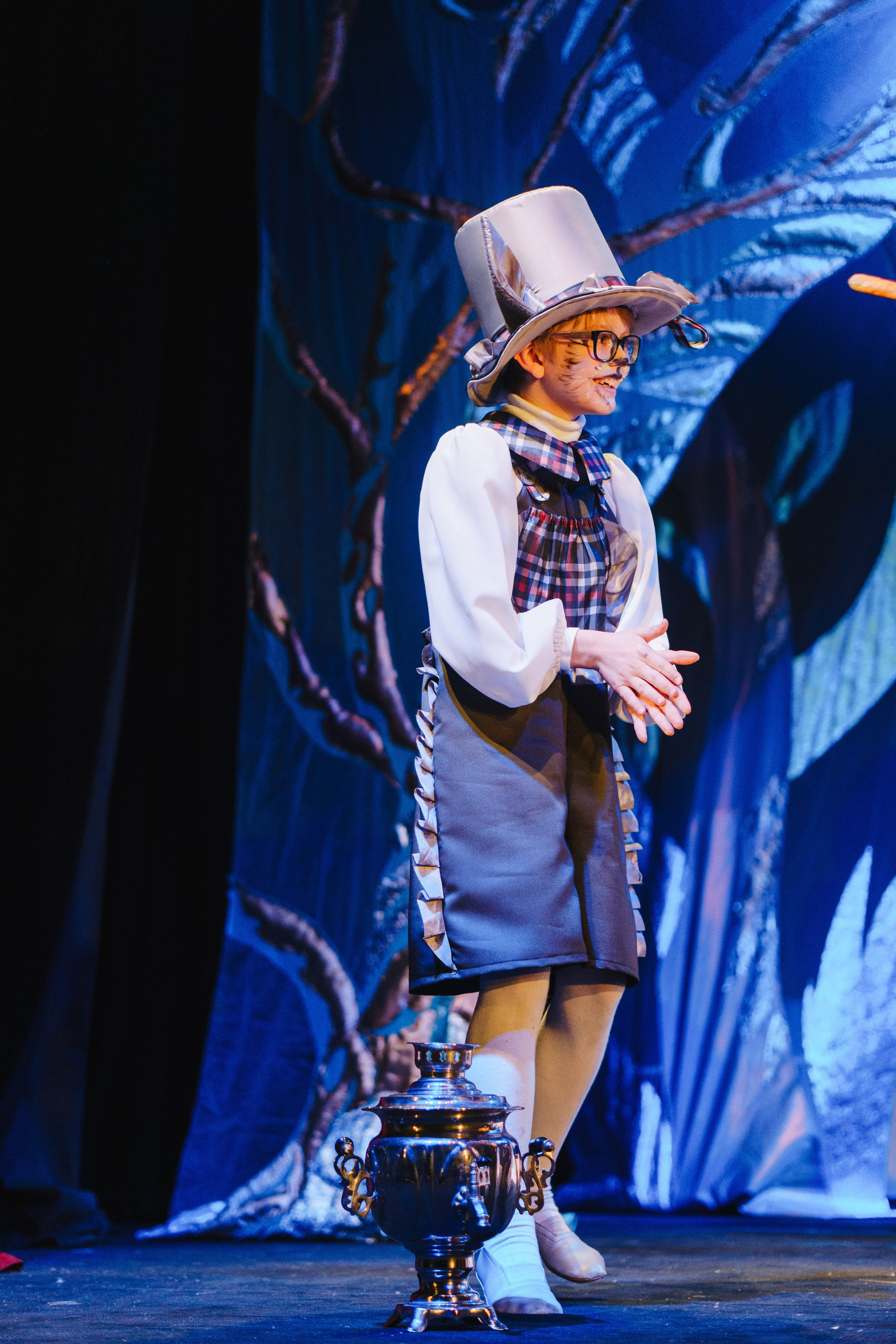 Театр «Сорванцы». Давайте никогда не расставаться. Фото • Відео • Аерозйомка • Контент для бізнесу