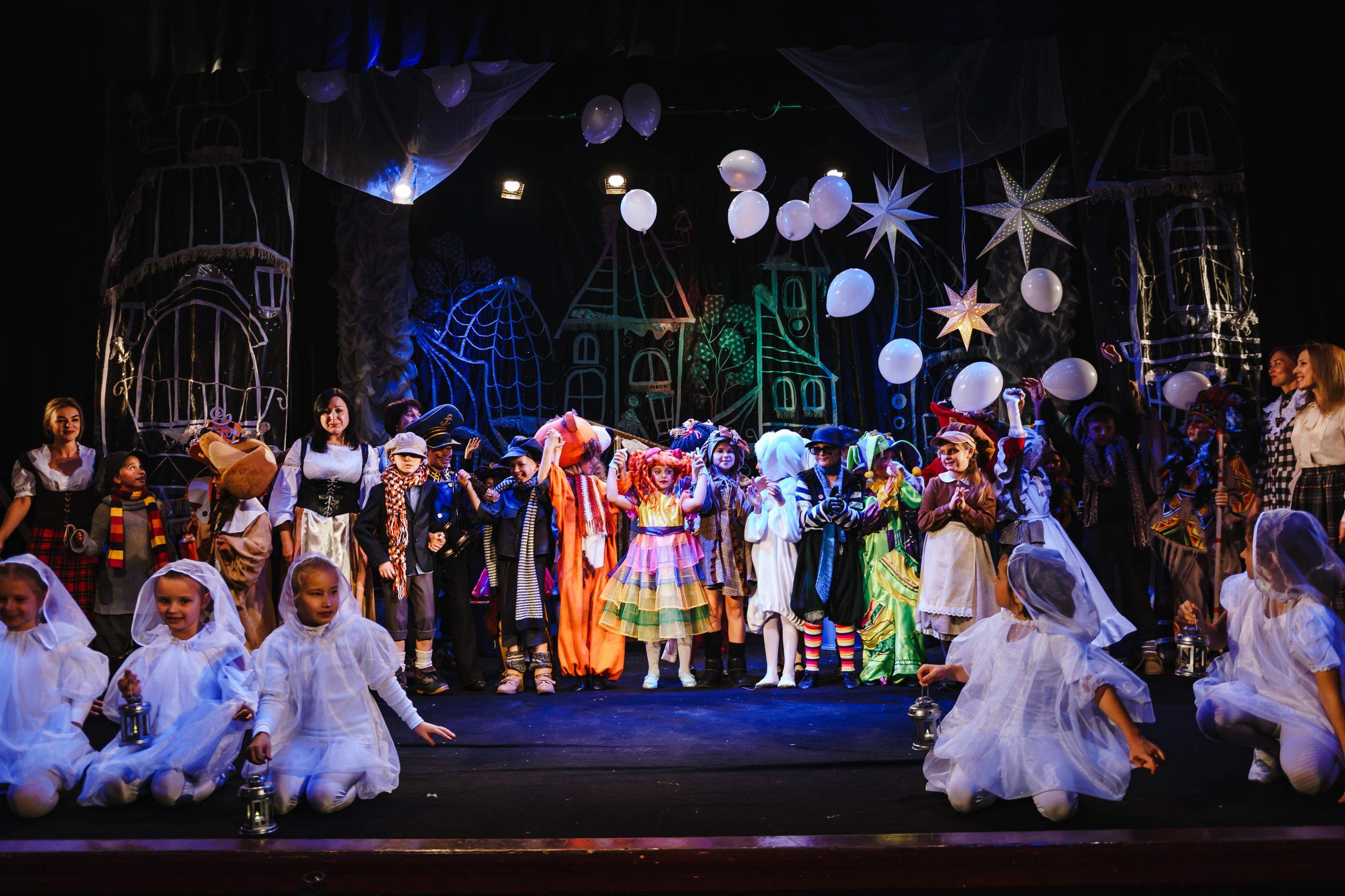 Театр «Сорванцы». Голубая стрела. Фото • Видео • Аэросъемка • Контент для бизнеса