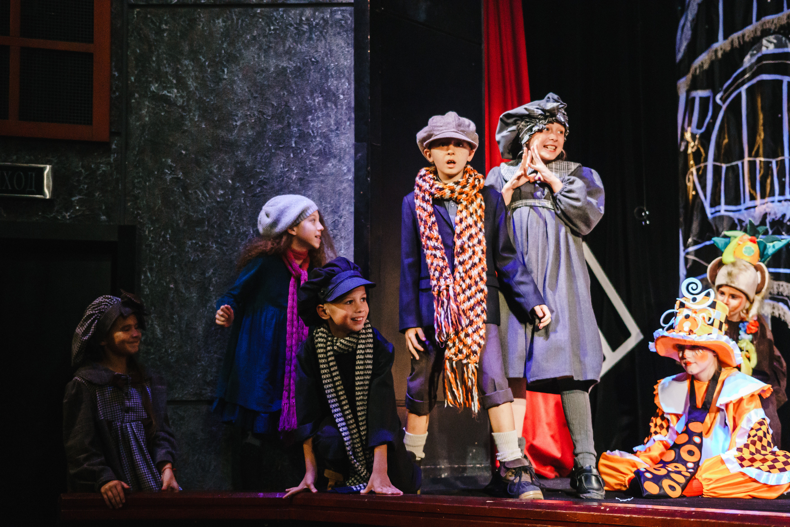 Театр «Сорванцы». Голубая стрела. Фото • Видео • Аэросъемка • Контент для бизнеса