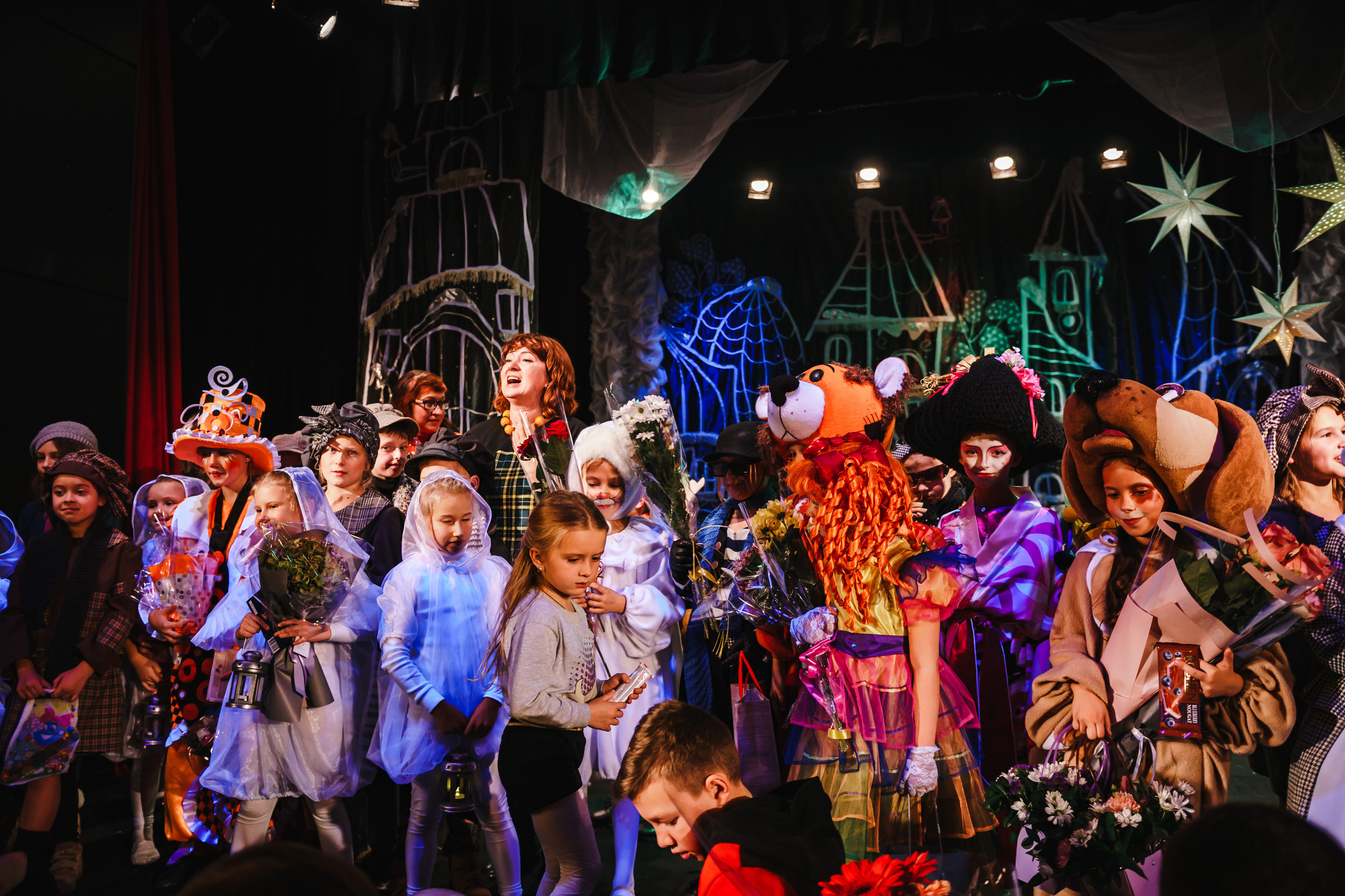 Театр «Сорванцы». Голубая стрела. Фото • Видео • Аэросъемка • Контент для бизнеса