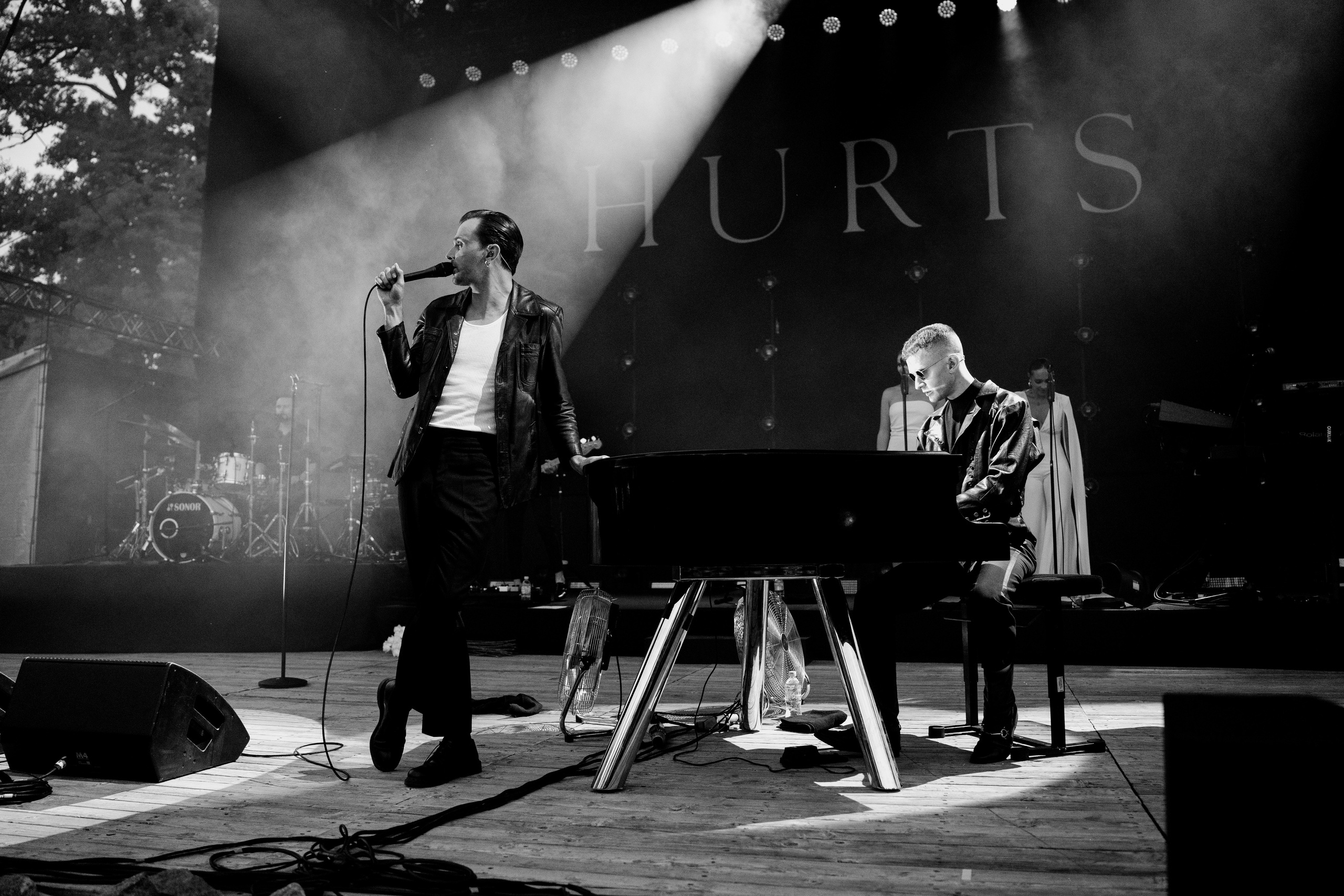 HURTS — Sigulda Medieval Castle. Фото • Відео • Аерозйомка • Контент для бізнесу