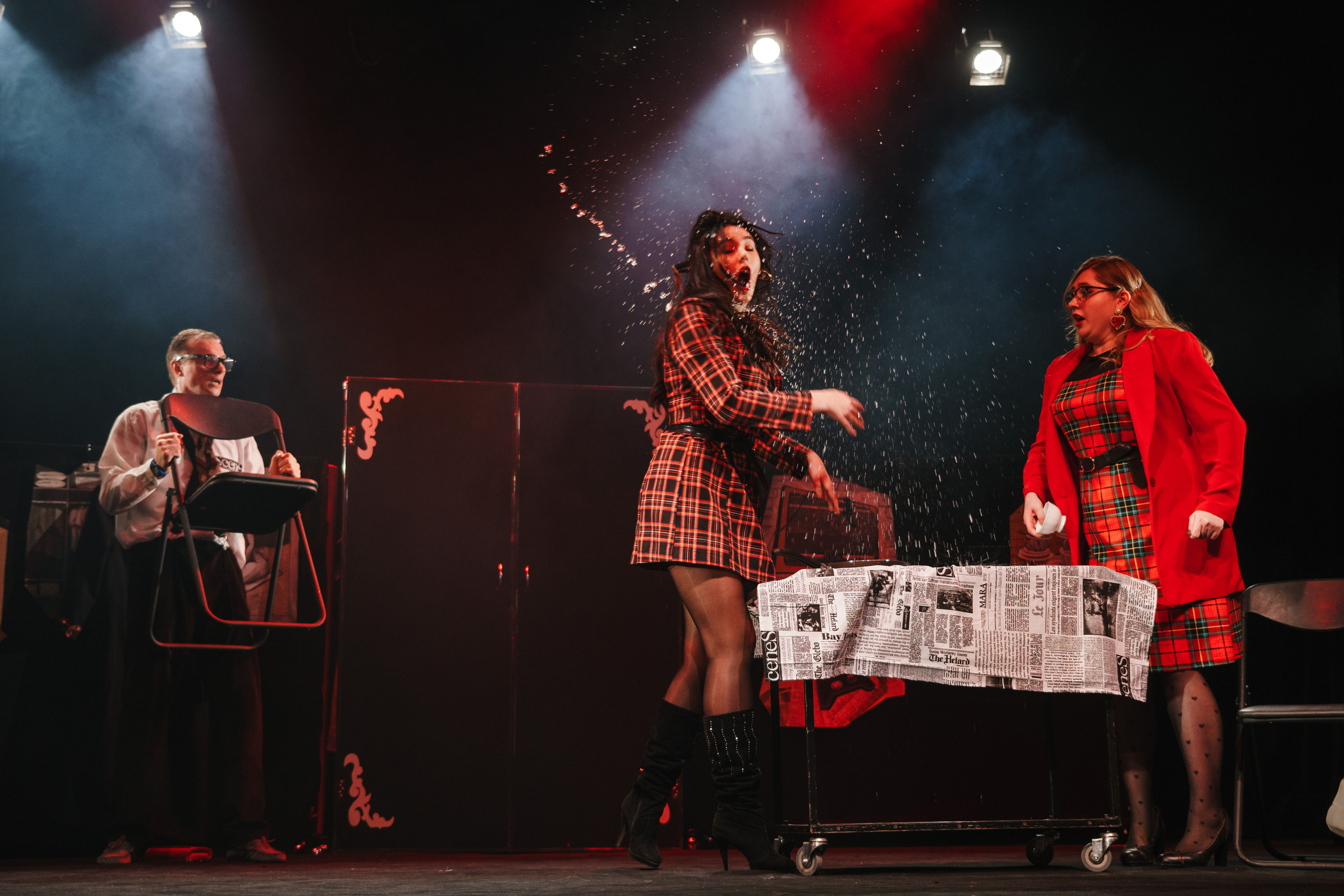 Театр «Сорванцы». Три плюс Кот. Фото • Видео • Аэросъемка • Контент для бизнеса