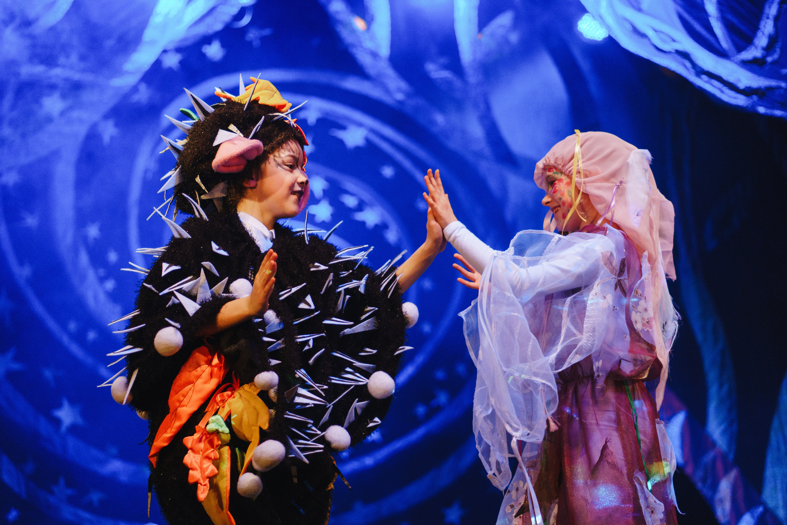 Театр «Сорванцы». Давайте никогда не расставаться. Фото • Відео • Аерозйомка • Контент для бізнесу