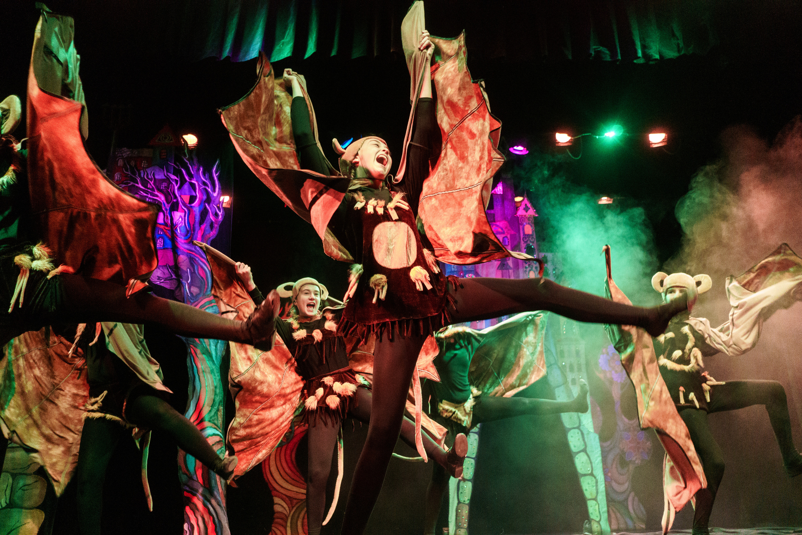 Театр «Сорванцы». Волшебник Изумрудного города. Фото • Видео • Аэросъемка • Контент для бизнеса