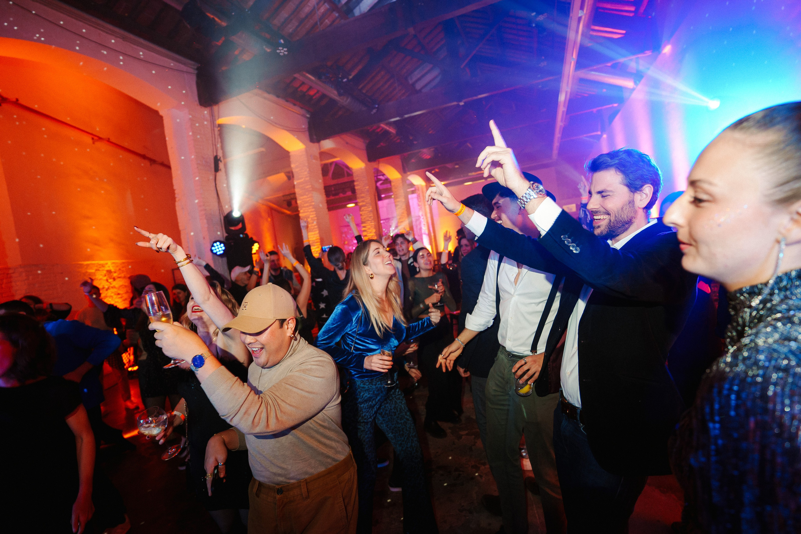 Barcelona — We shine together. Foto • Video • Produktion • Luftbildaufnahmen • Erstellung von Medien