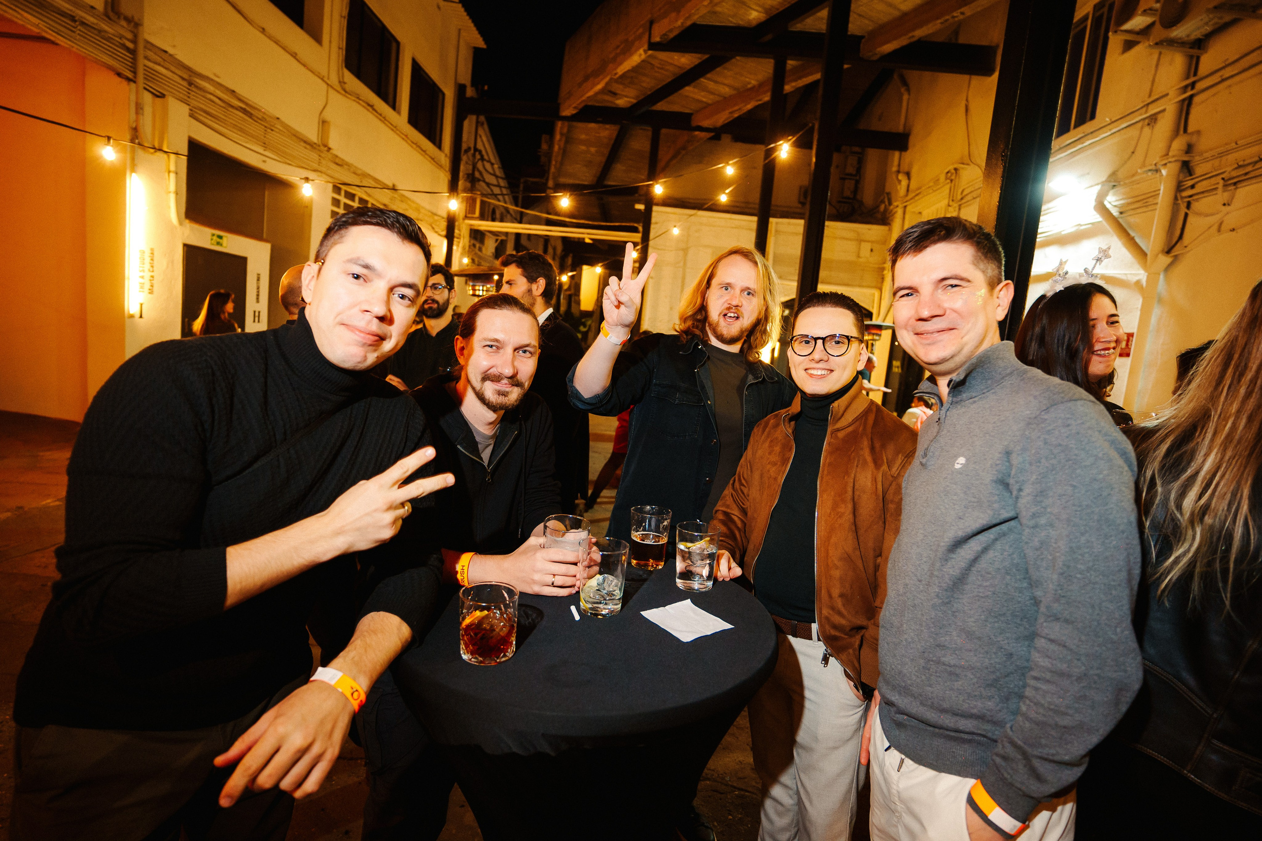 Barcelona — We shine together. Foto • Video • Produktion • Luftbildaufnahmen • Erstellung von Medien