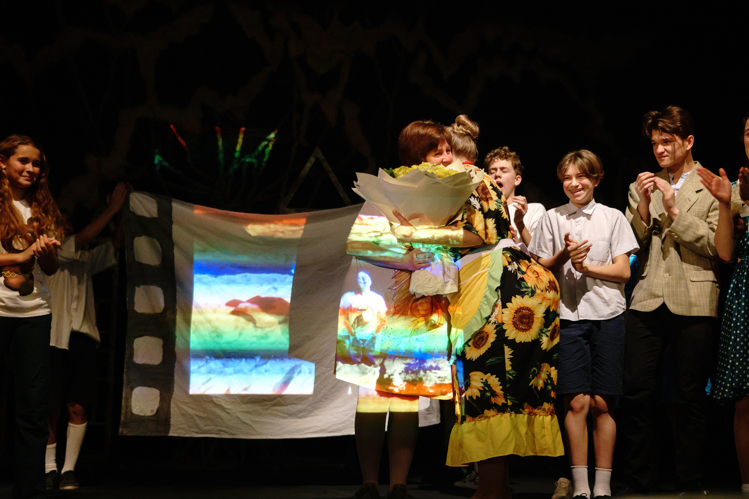 Театр «Сорванцы». Манюня. Фото • Відео • Аерозйомка • Контент для бізнесу