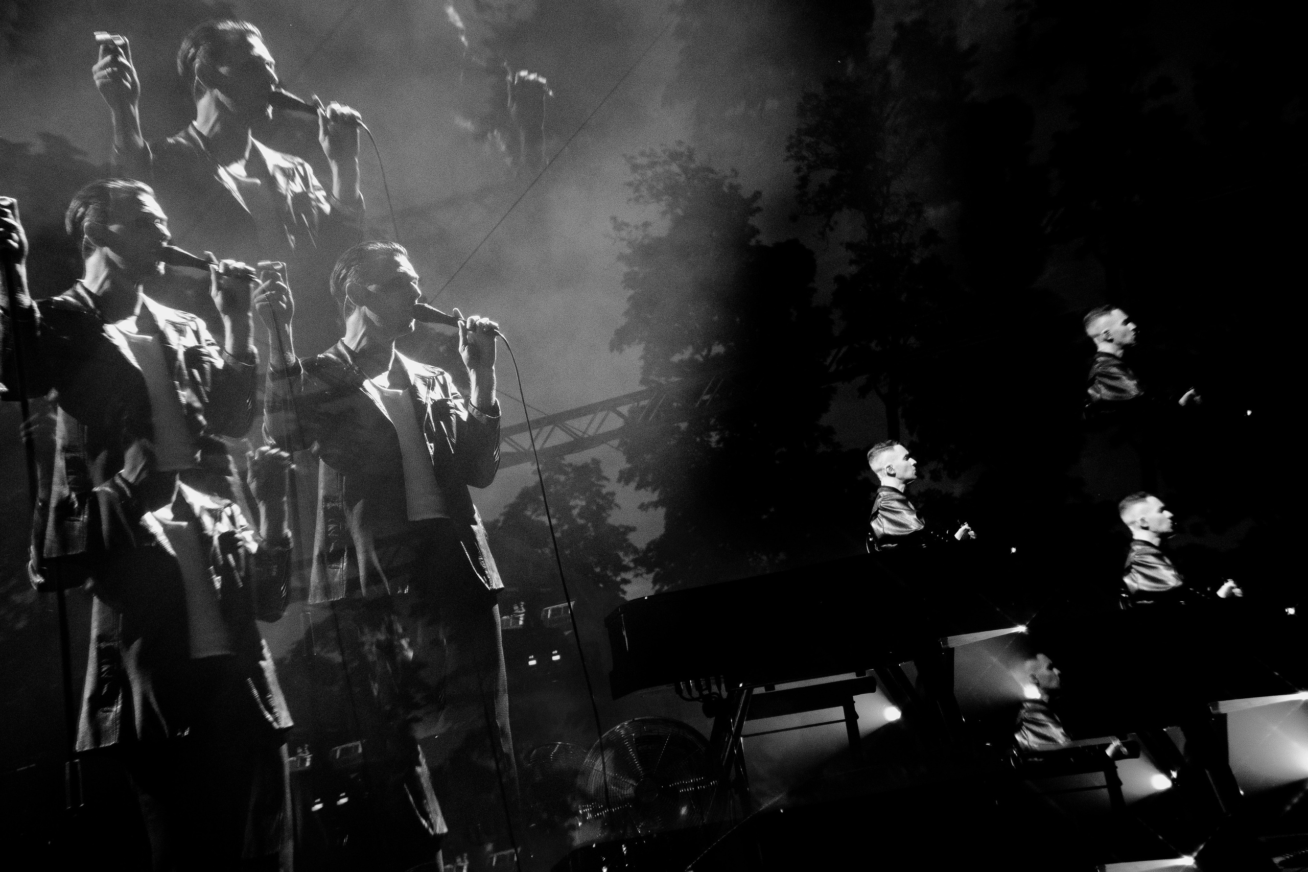 HURTS — Sigulda Medieval Castle. Фото • Відео • Аерозйомка • Контент для бізнесу