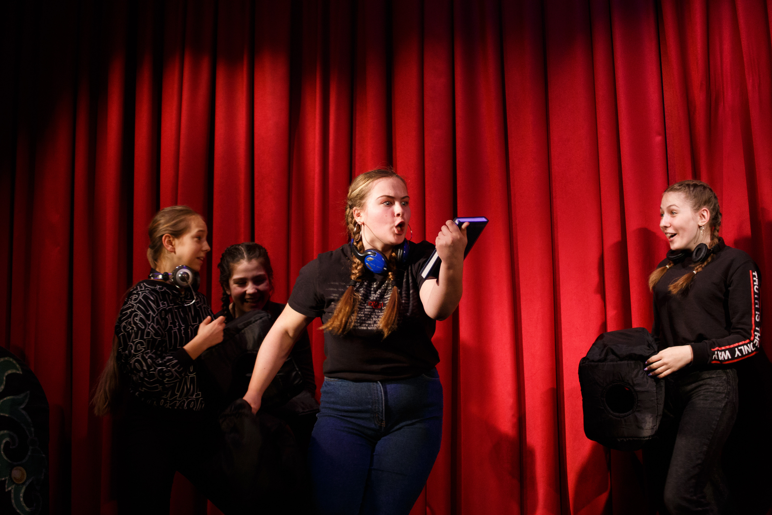 Театр «Сорванцы». Волшебник Изумрудного города. Фото • Видео • Аэросъемка • Контент для бизнеса