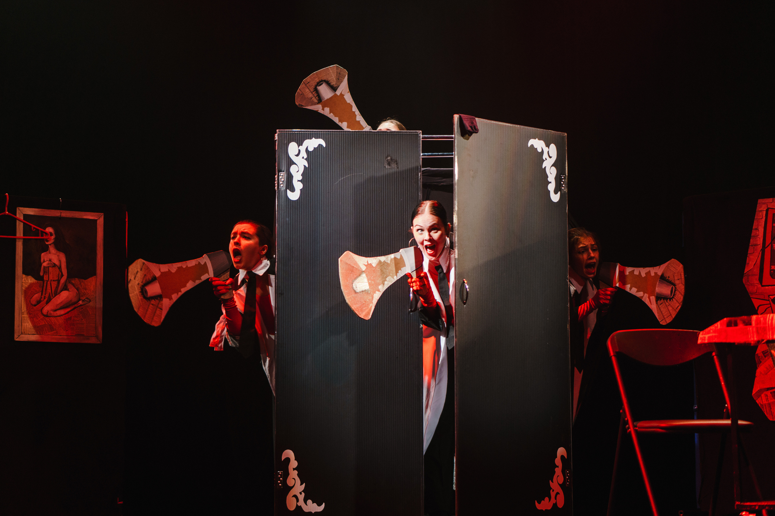 Театр «Сорванцы». Три плюс Кот. Фото • Видео • Аэросъемка • Контент для бизнеса