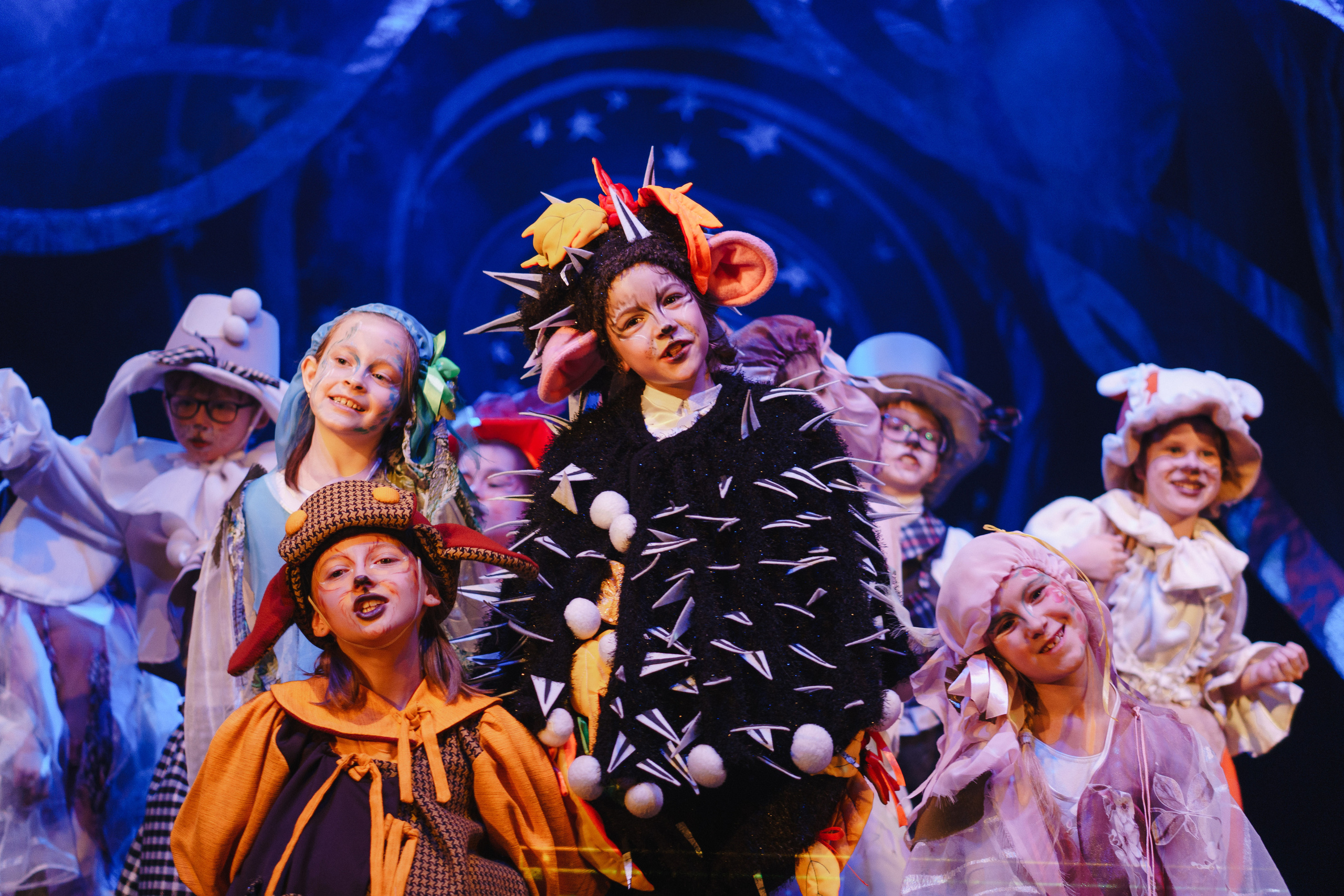 Театр «Сорванцы». Давайте никогда не расставаться. Фото • Відео • Аерозйомка • Контент для бізнесу