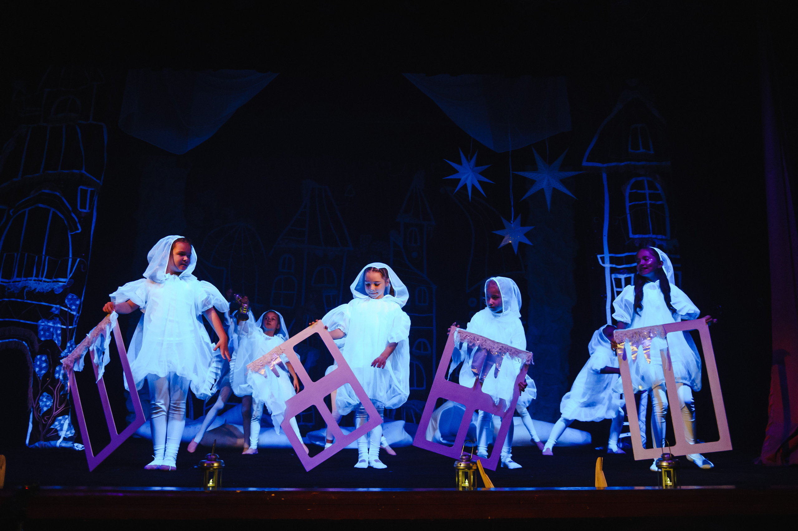 Театр «Сорванцы». Голубая стрела. Фото • Видео • Аэросъемка • Контент для бизнеса