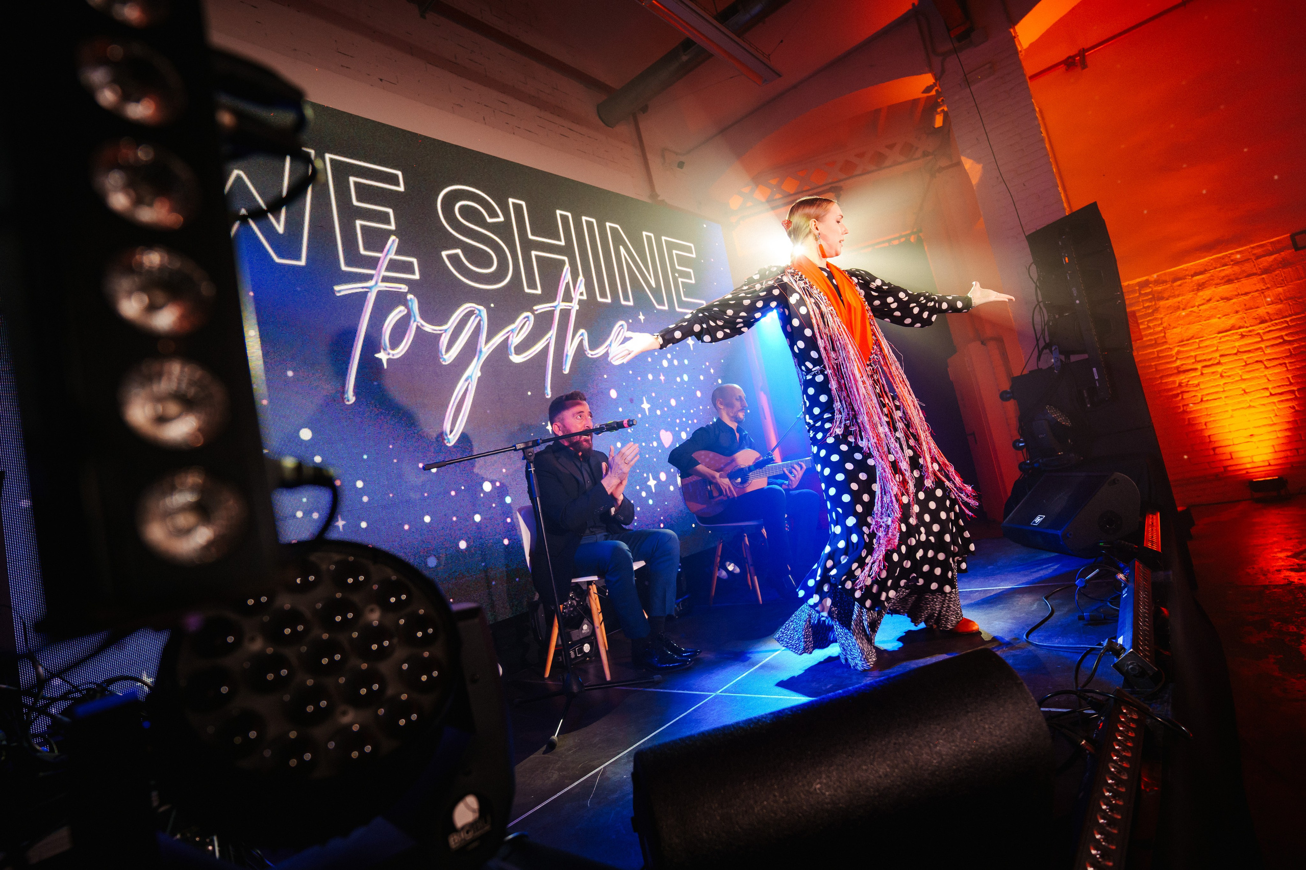 Barcelona — We shine together. Foto • Video • Produktion • Luftbildaufnahmen • Erstellung von Medien